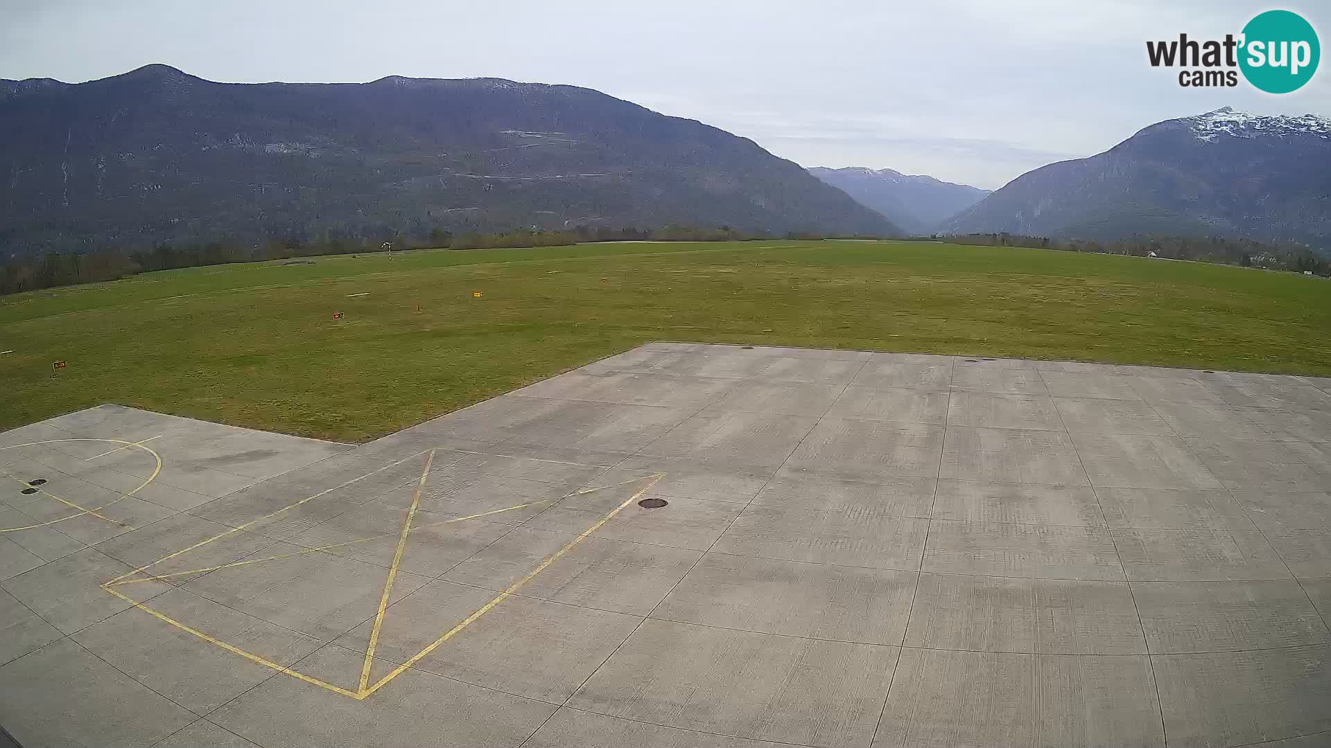 Bovec spletna kamera letališče – Skydive Bovec