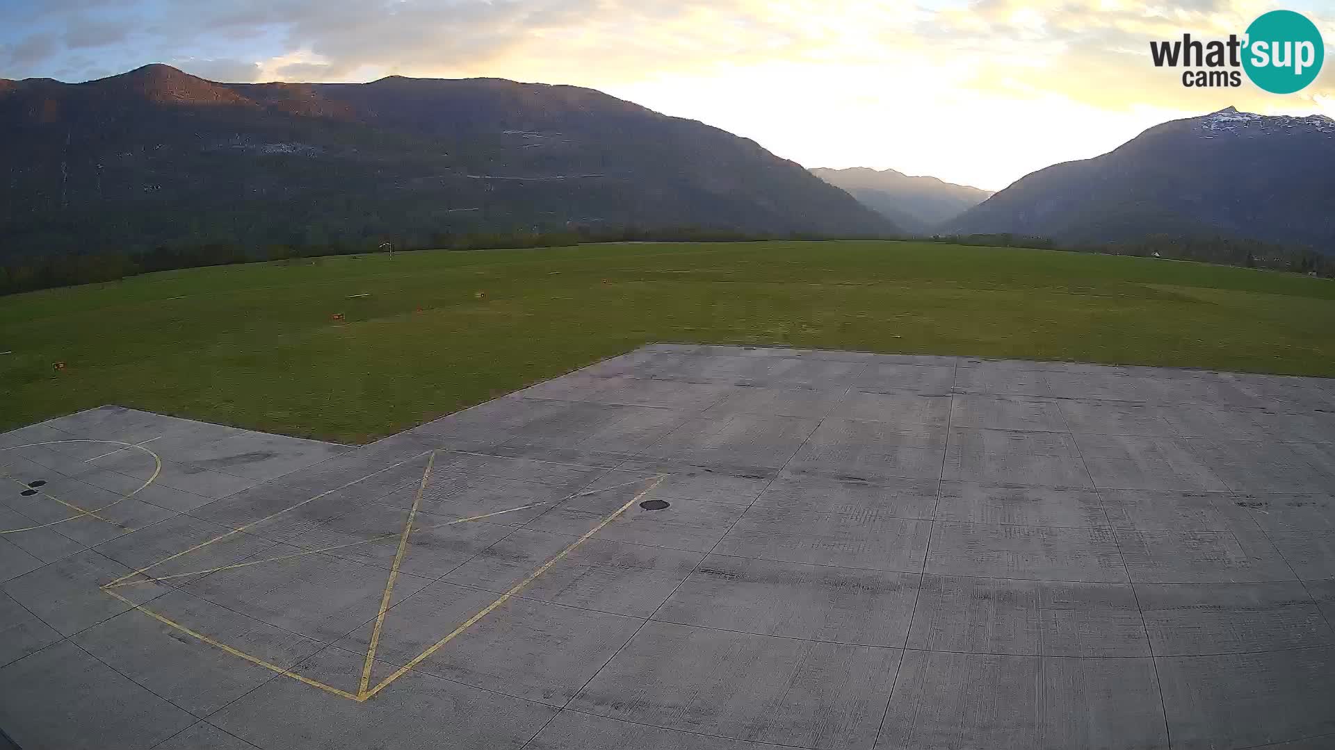 Web kamera zračne luke Bovec – Skydive Bovec