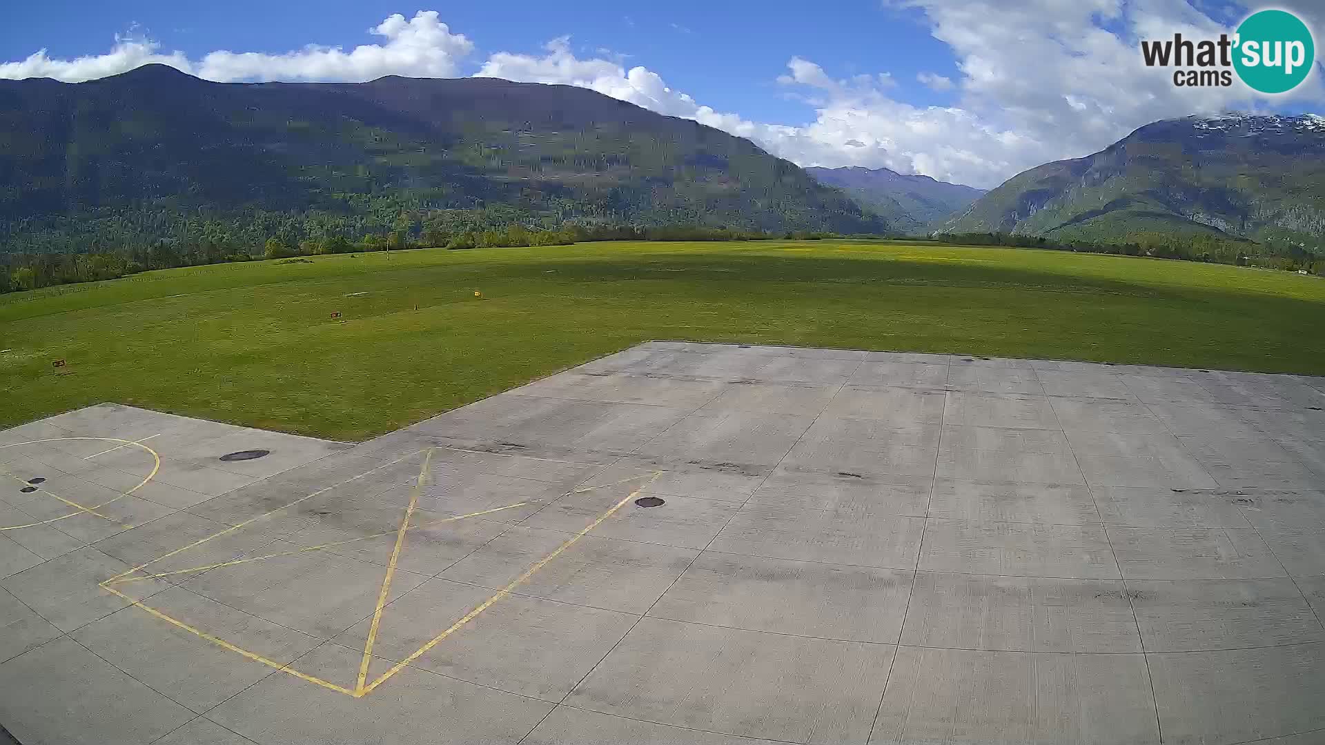 Webcam aereoporto di Bovec (Plezzo) – Vista verso il Kanin