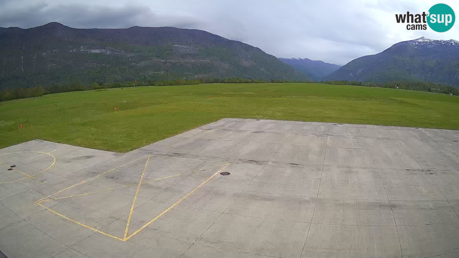 Bovec spletna kamera letališče – Skydive Bovec