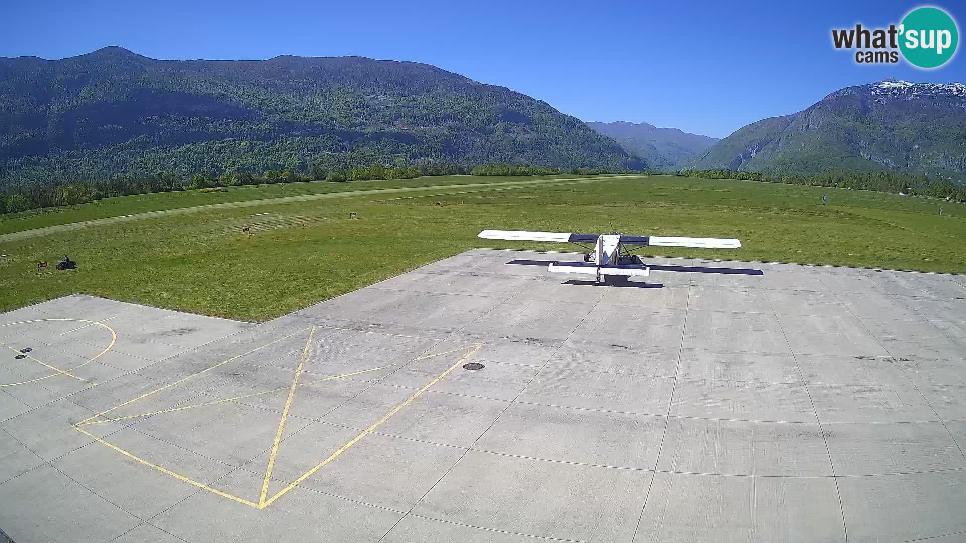 Bovec spletna kamera letališče – Skydive Bovec