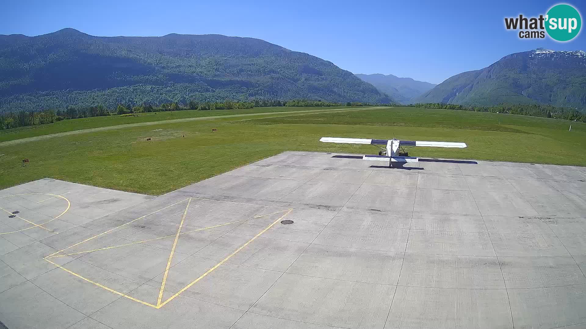 Bovec spletna kamera letališče – Skydive Bovec