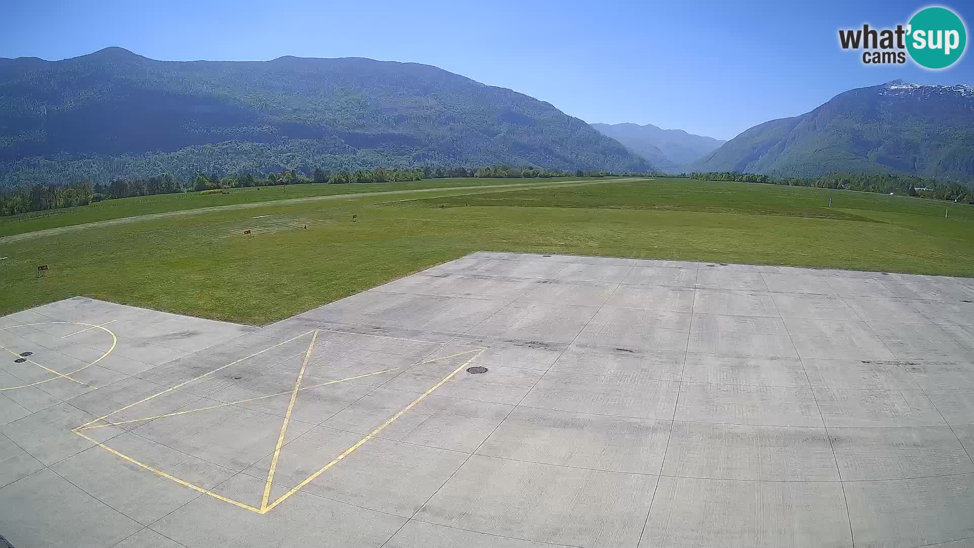 Bovec spletna kamera letališče – Skydive Bovec