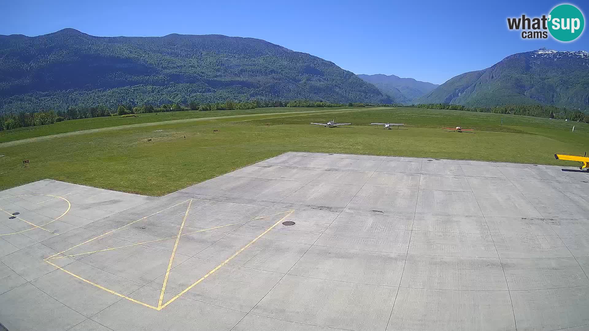 Bovec spletna kamera letališče – Skydive Bovec