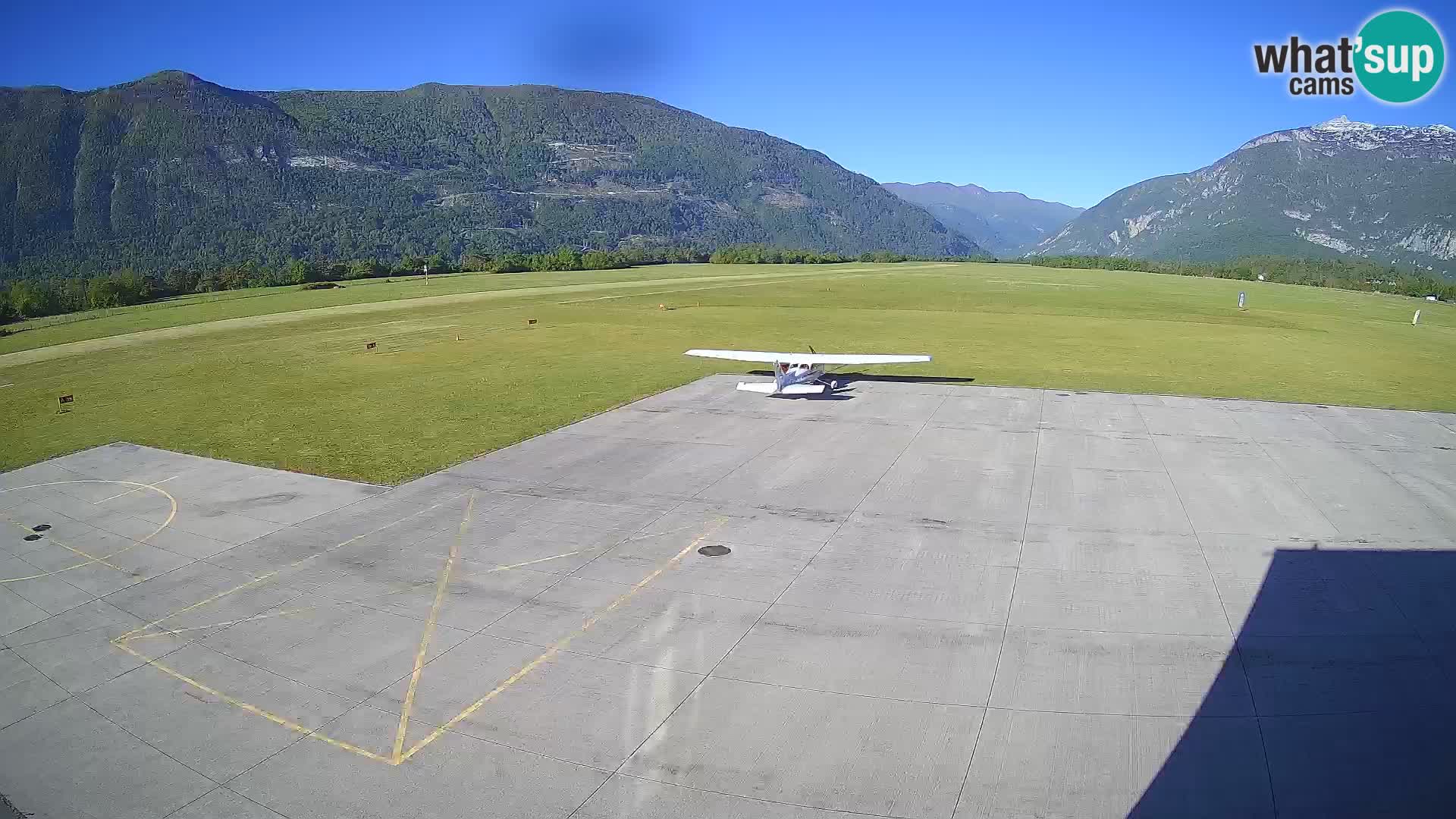 Bovec spletna kamera letališče – Skydive Bovec