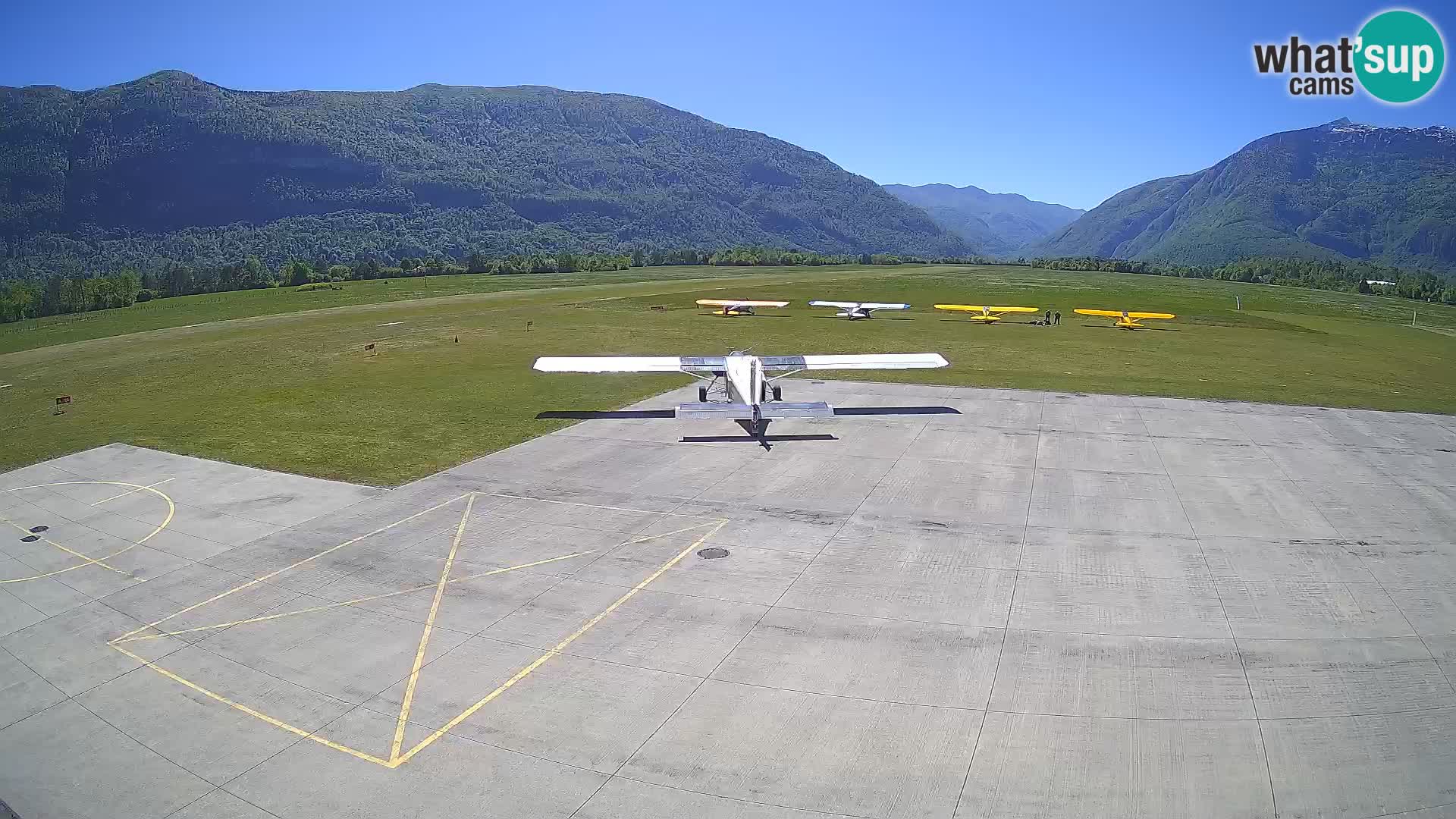 Web kamera zračne luke Bovec – Skydive Bovec