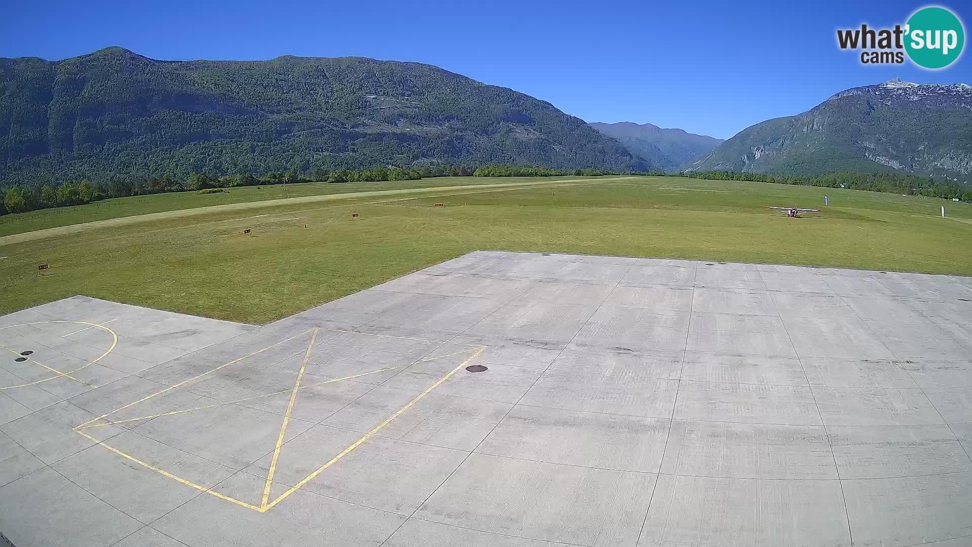 Bovec spletna kamera letališče – Skydive Bovec