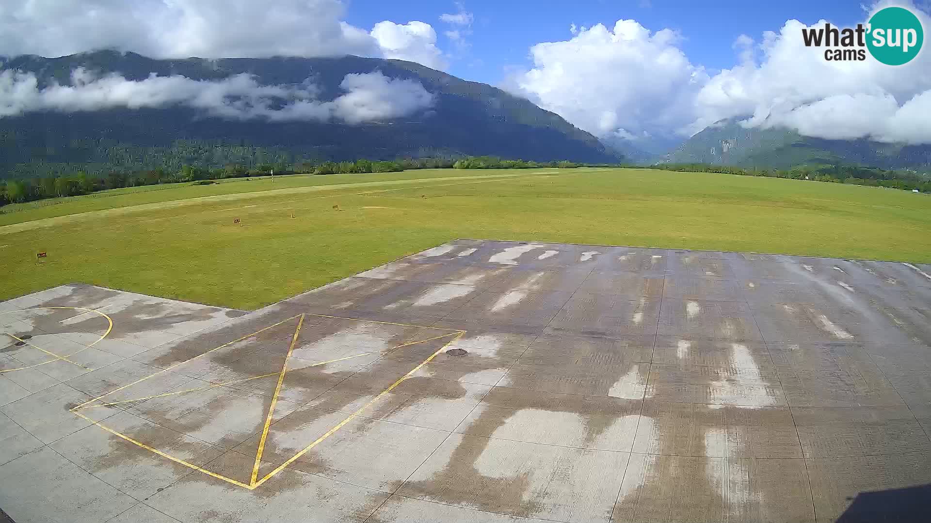 Bovec airport webcam – Skydive Bovec