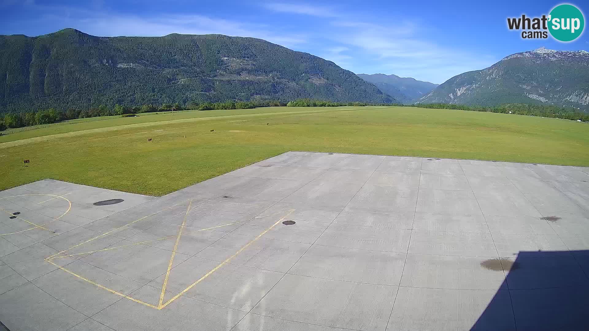 Bovec spletna kamera letališče – Skydive Bovec