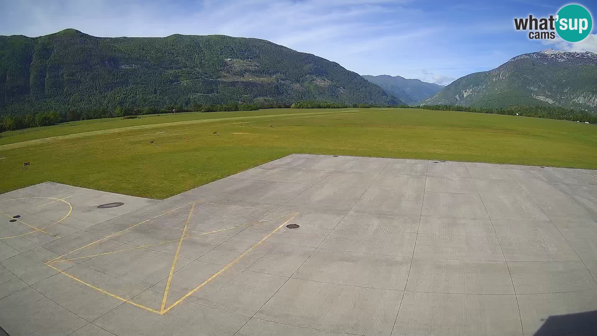 Bovec spletna kamera letališče – Skydive Bovec