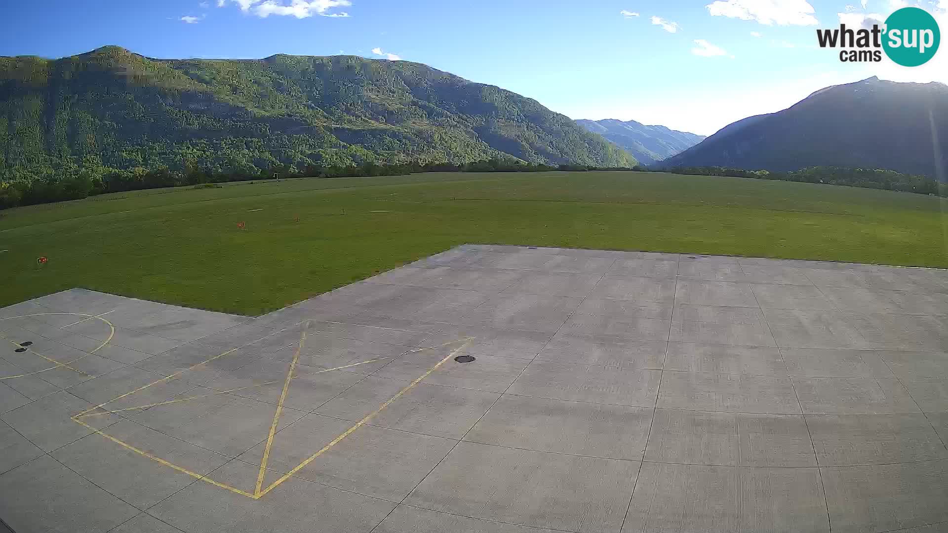 Bovec spletna kamera letališče – Skydive Bovec