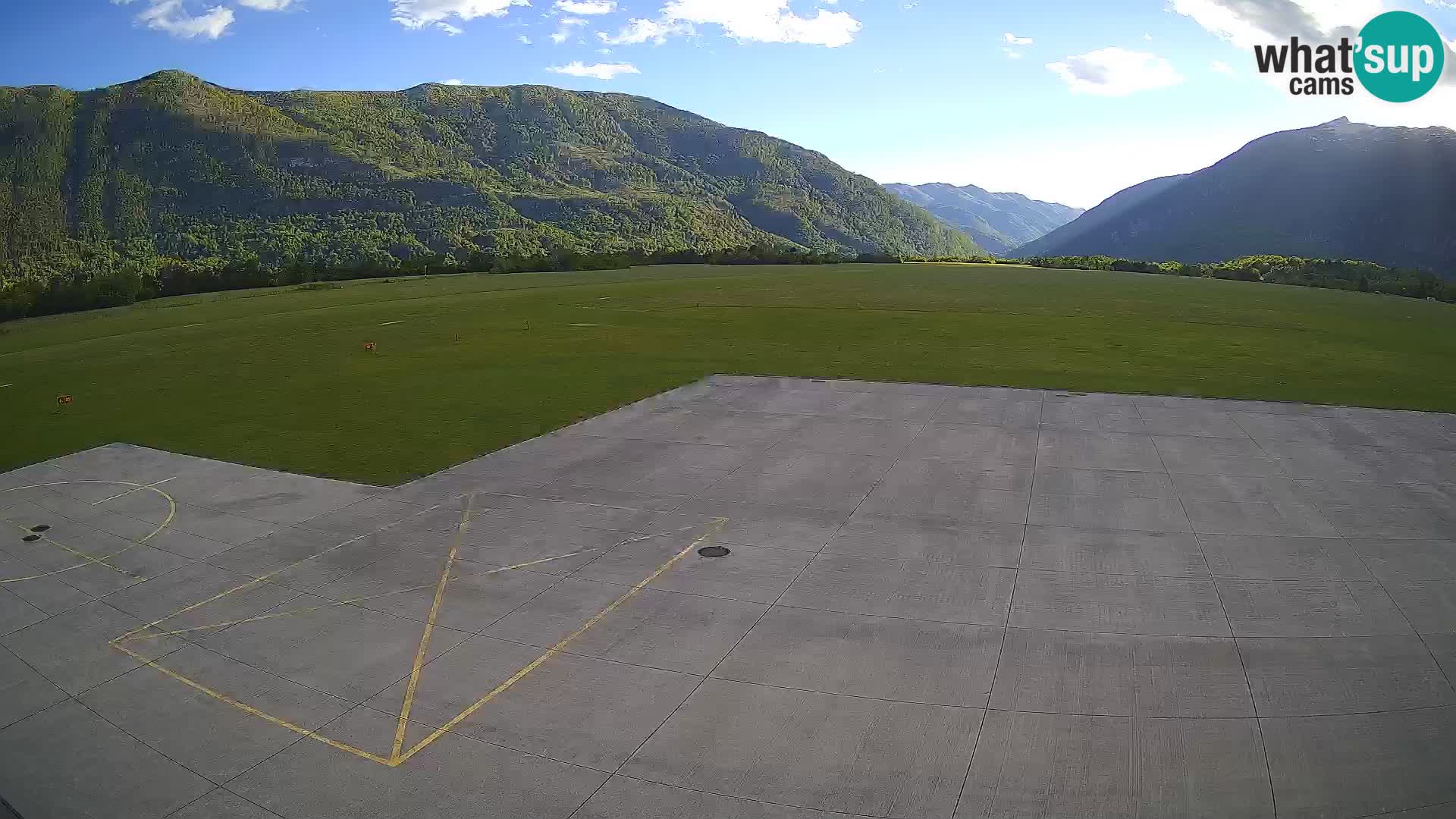 Bovec spletna kamera letališče – Skydive Bovec