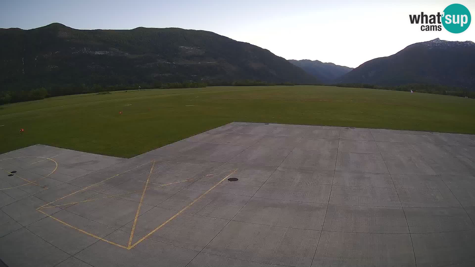 Bovec spletna kamera letališče – Skydive Bovec