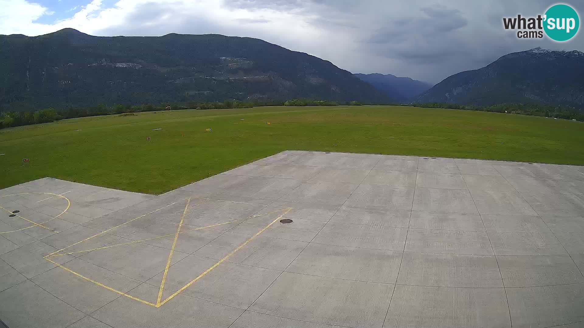 Bovec spletna kamera letališče – Skydive Bovec