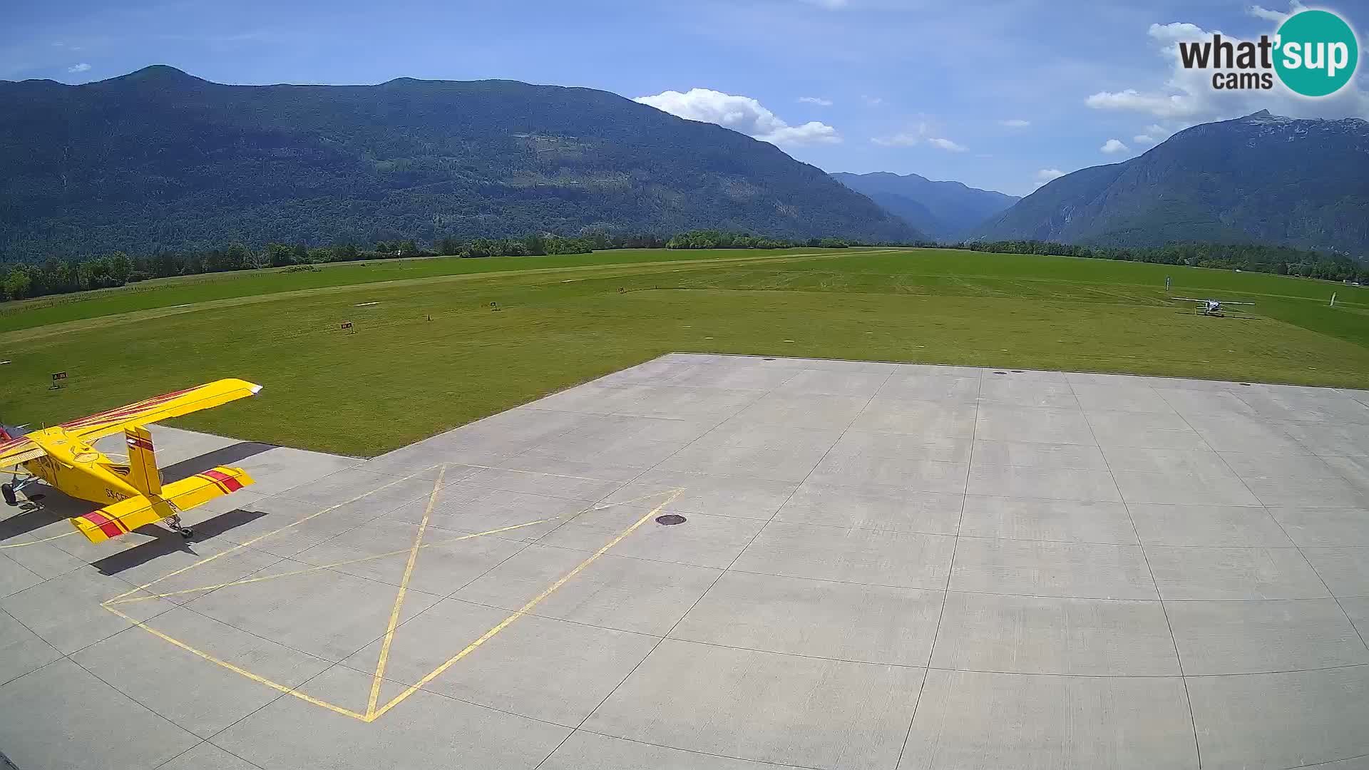 Webcam aereoporto di Bovec (Plezzo) – Vista verso il Kanin