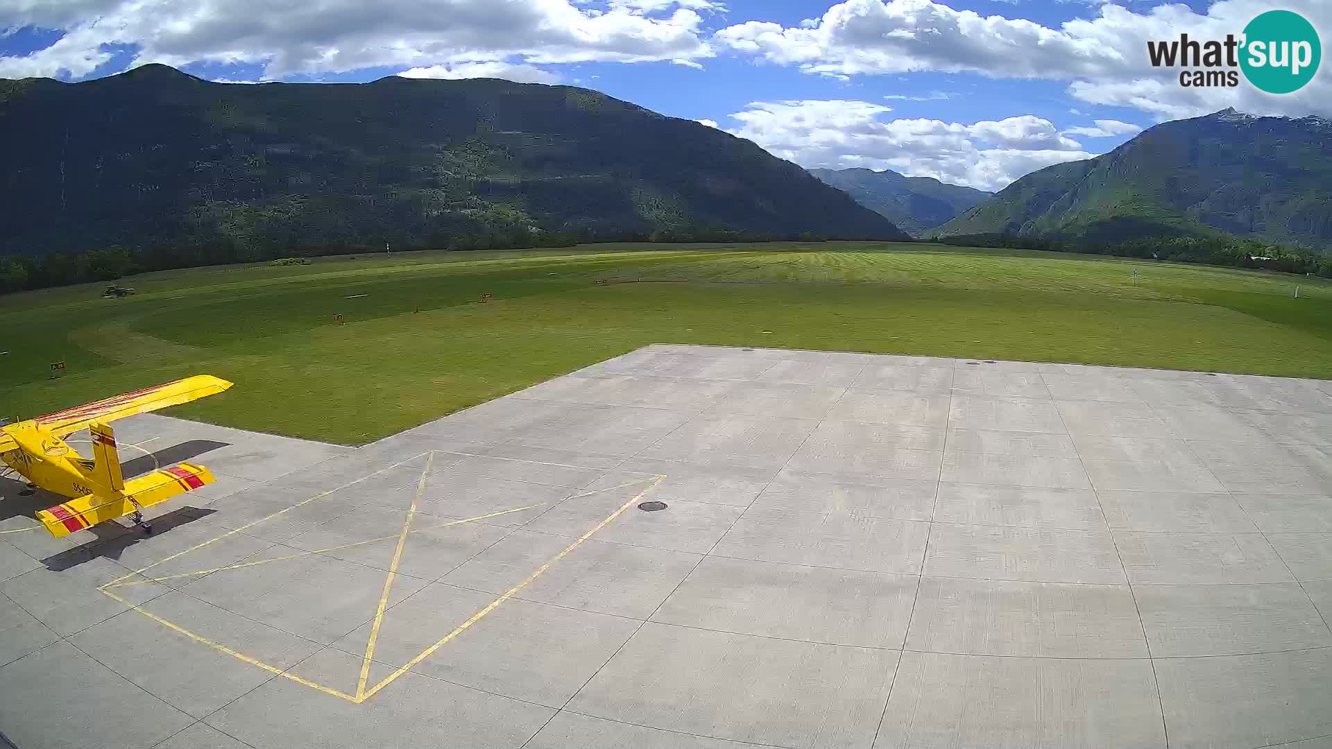 Bovec spletna kamera letališče – Skydive Bovec