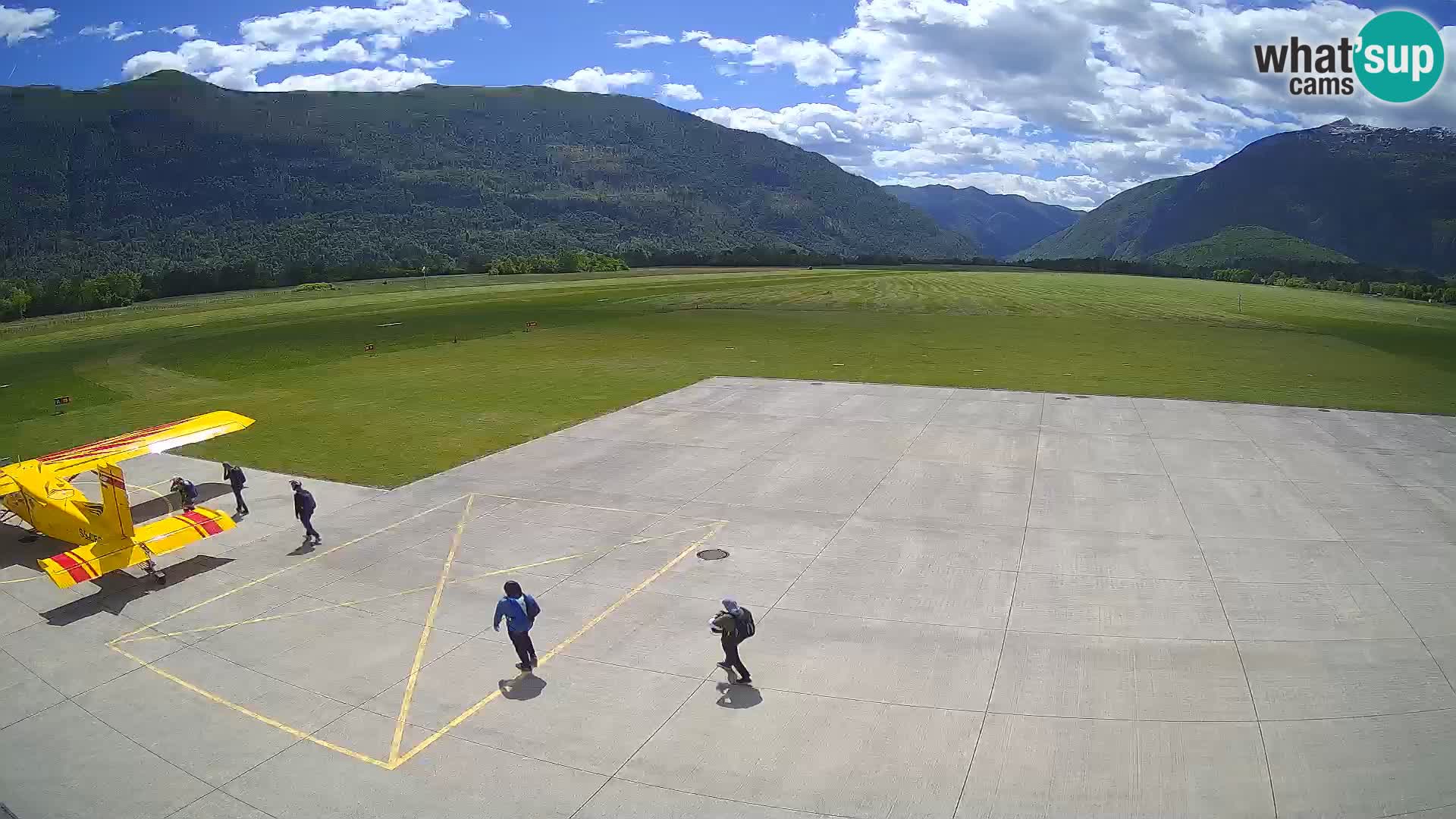 Bovec spletna kamera letališče – Skydive Bovec