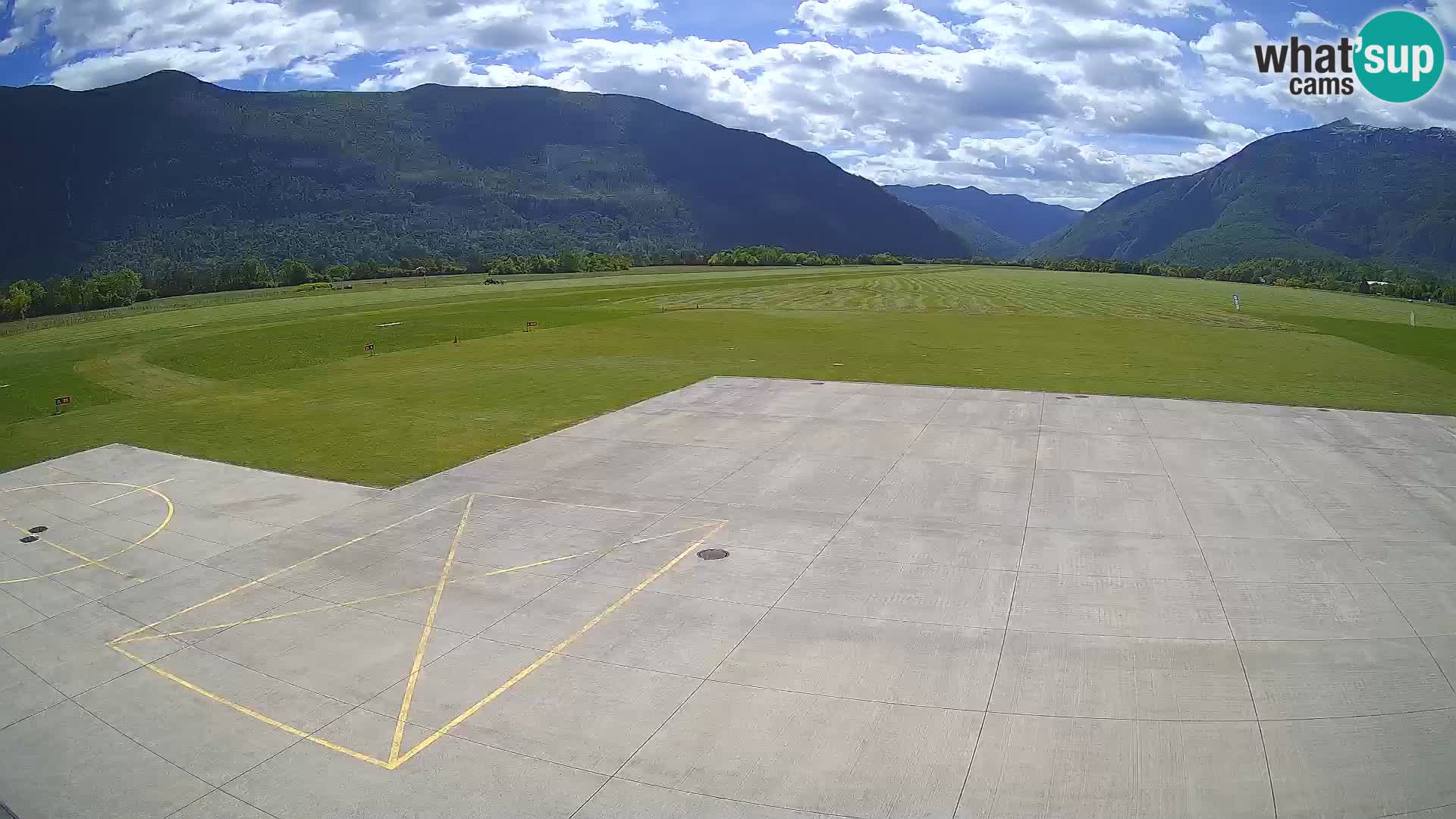 Bovec spletna kamera letališče – Skydive Bovec