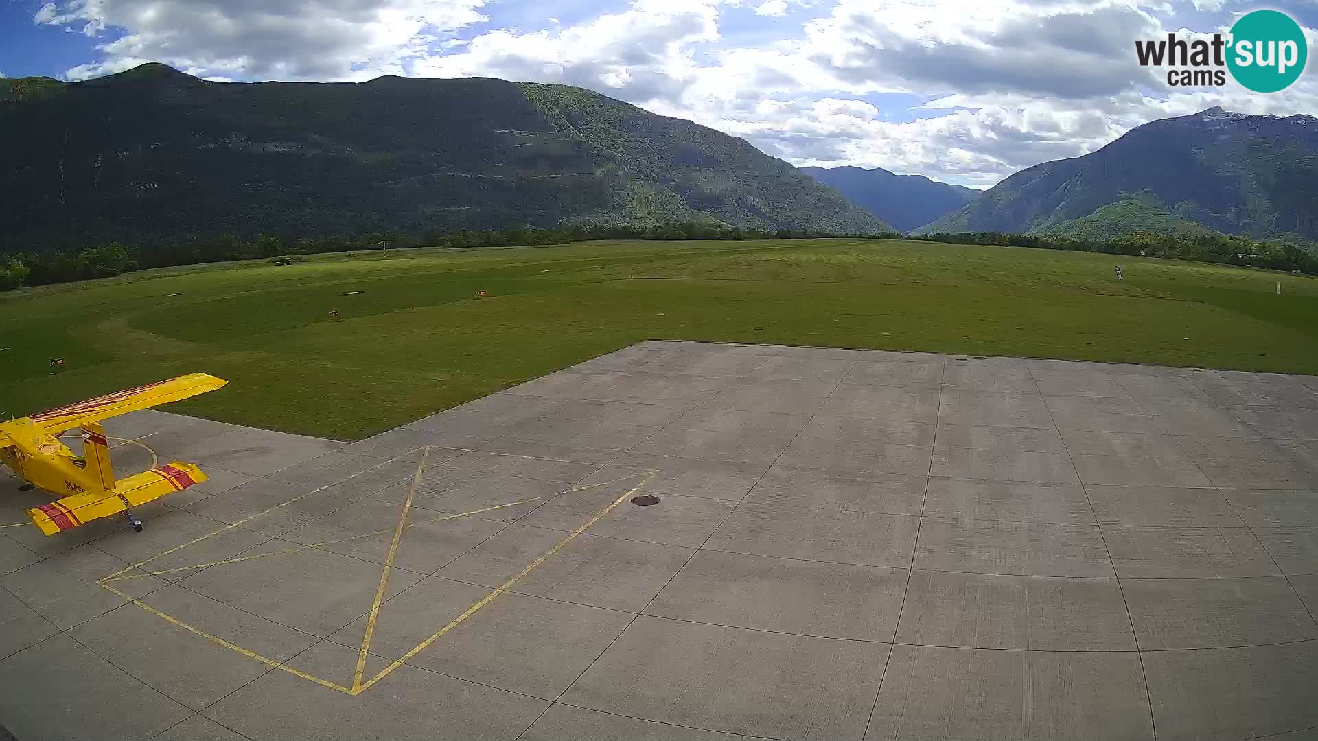 Webcam aereoporto di Bovec (Plezzo) – Vista verso il Kanin