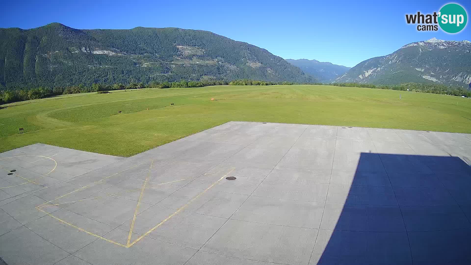 Bovec spletna kamera letališče – Skydive Bovec