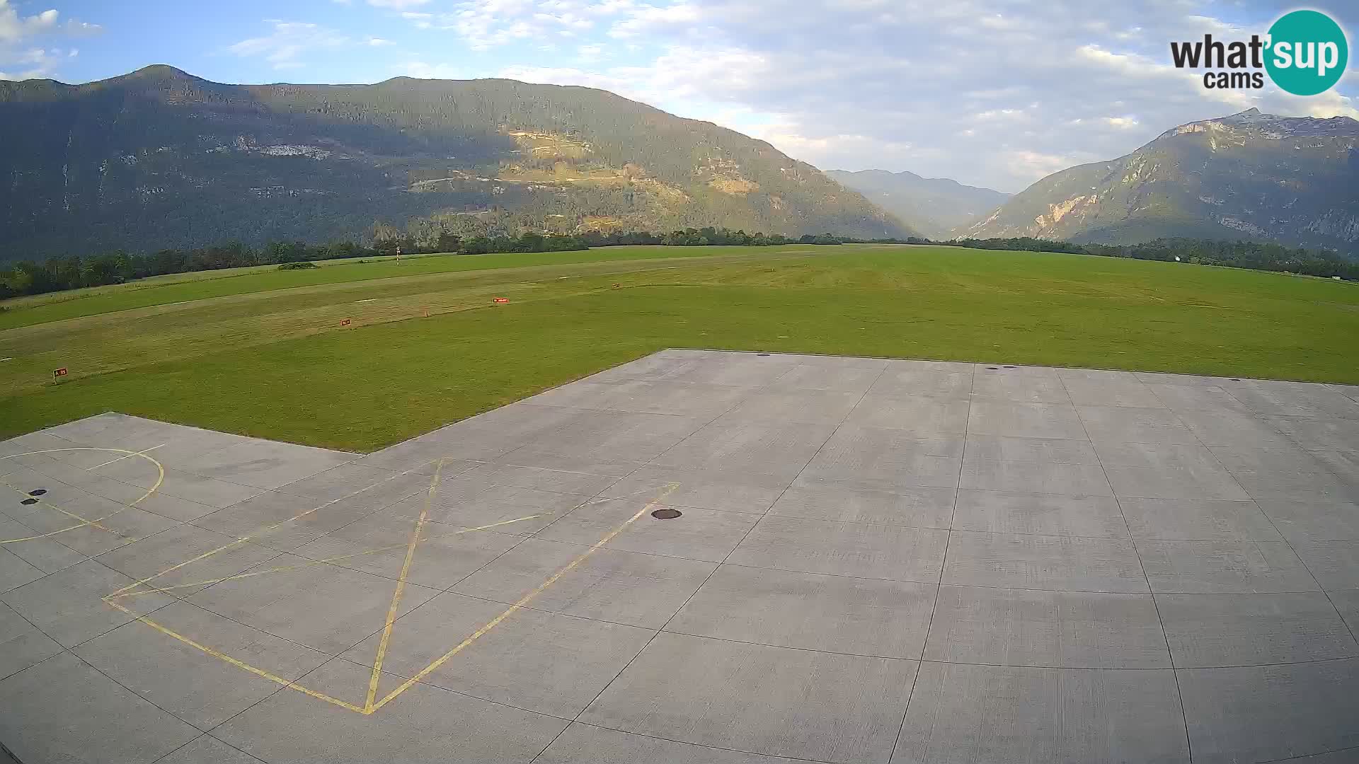 Bovec spletna kamera letališče – Skydive Bovec