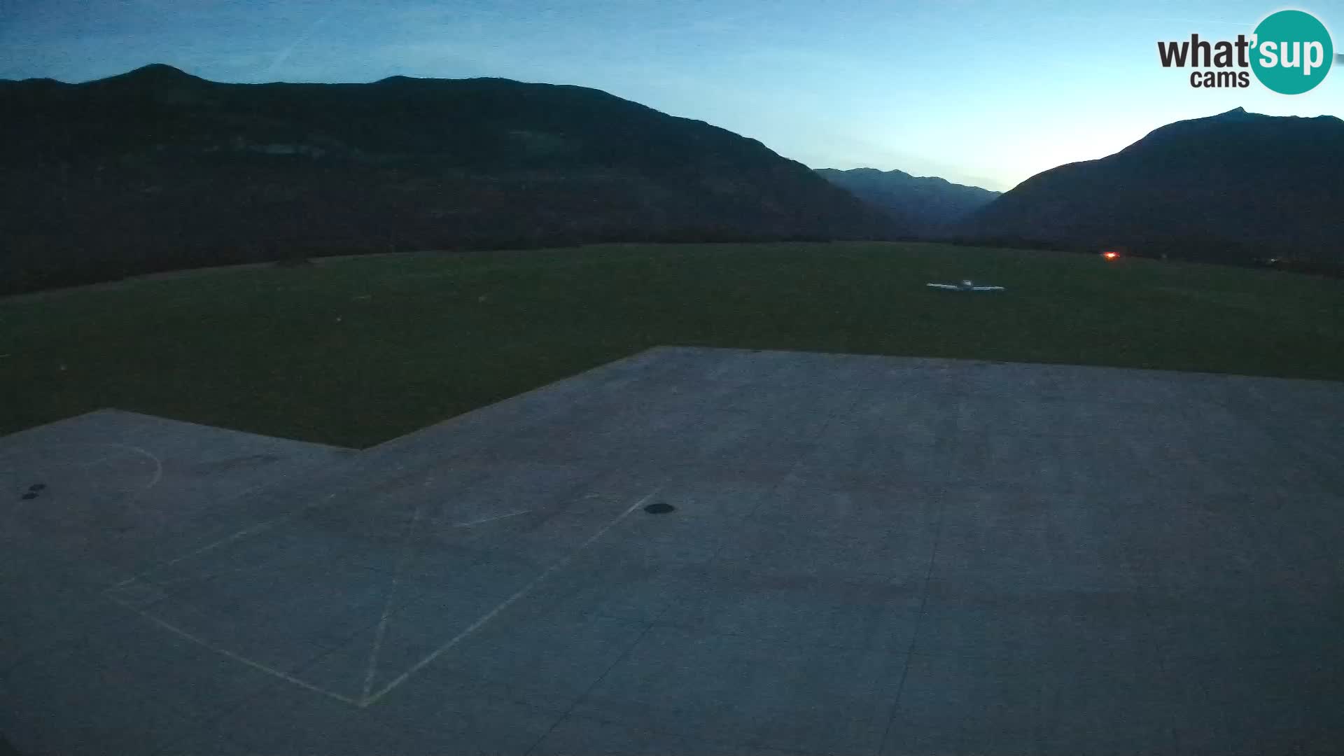 Bovec spletna kamera letališče – Skydive Bovec