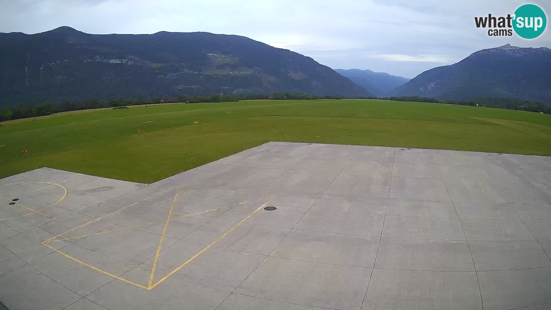 Bovec spletna kamera letališče – Skydive Bovec