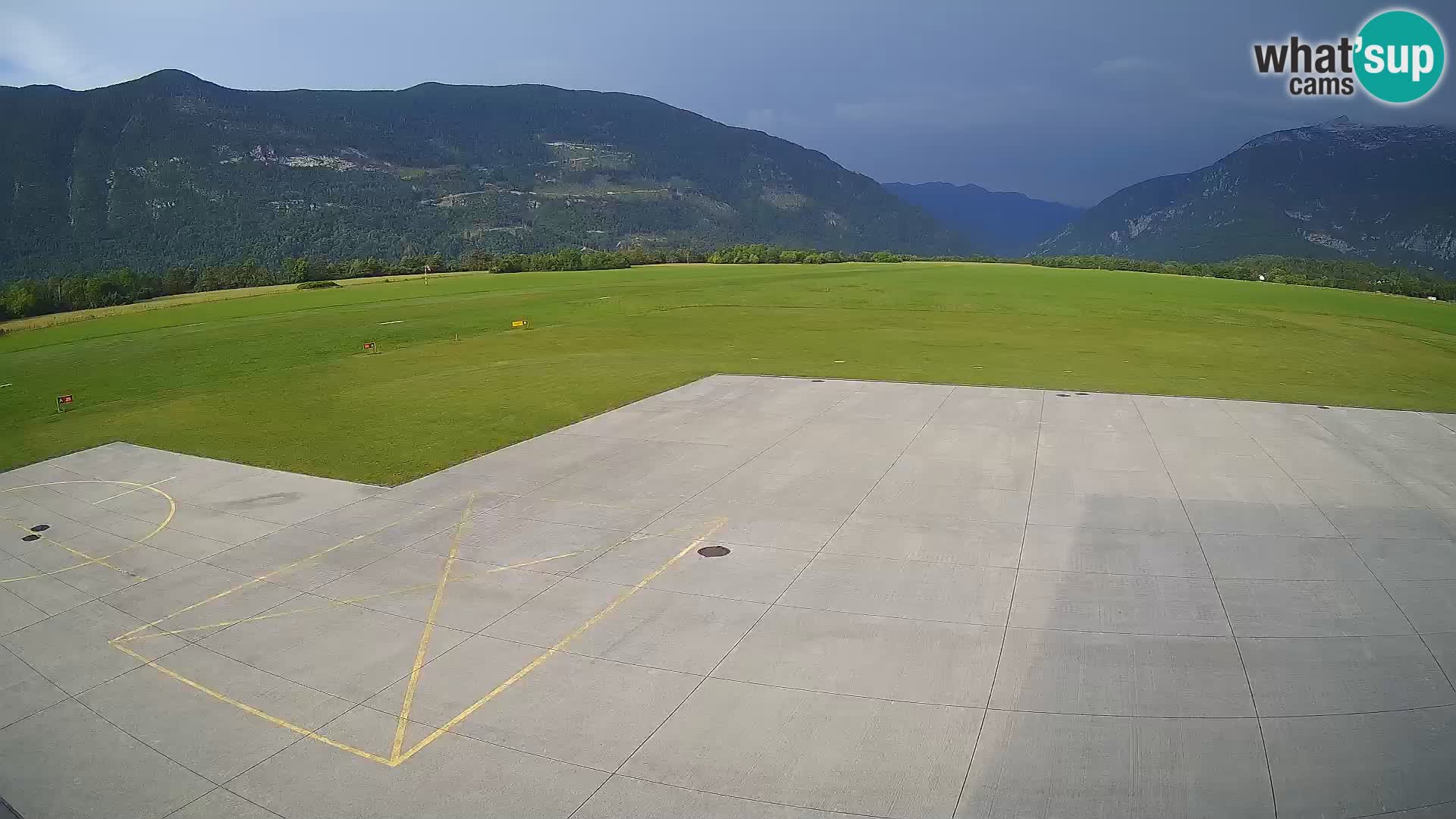 Bovec spletna kamera letališče – Skydive Bovec