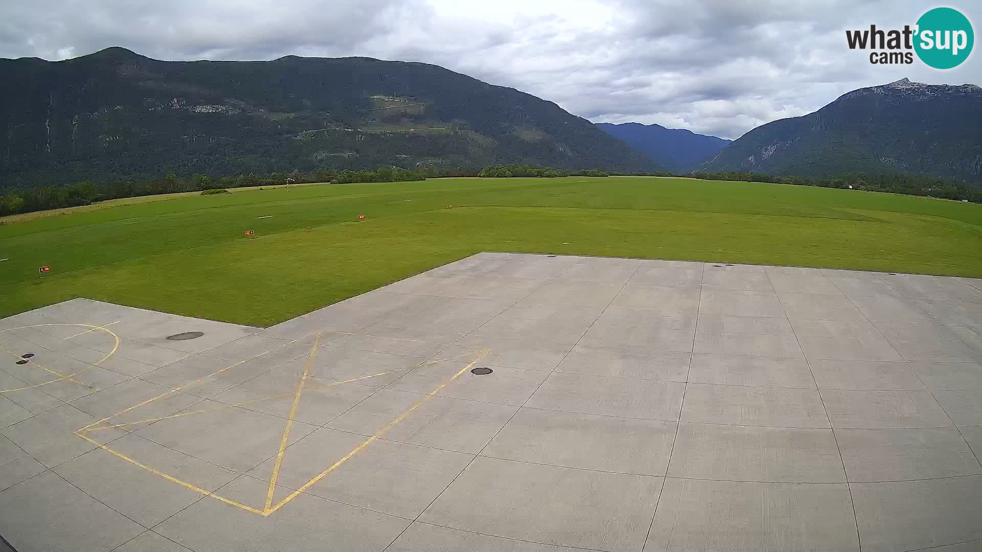 Bovec spletna kamera letališče – Skydive Bovec