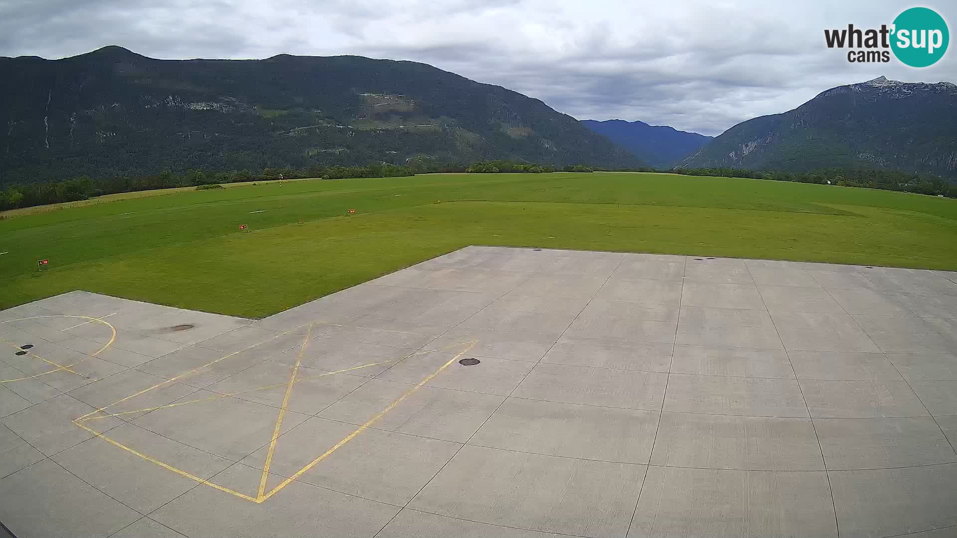 Bovec spletna kamera letališče – Skydive Bovec