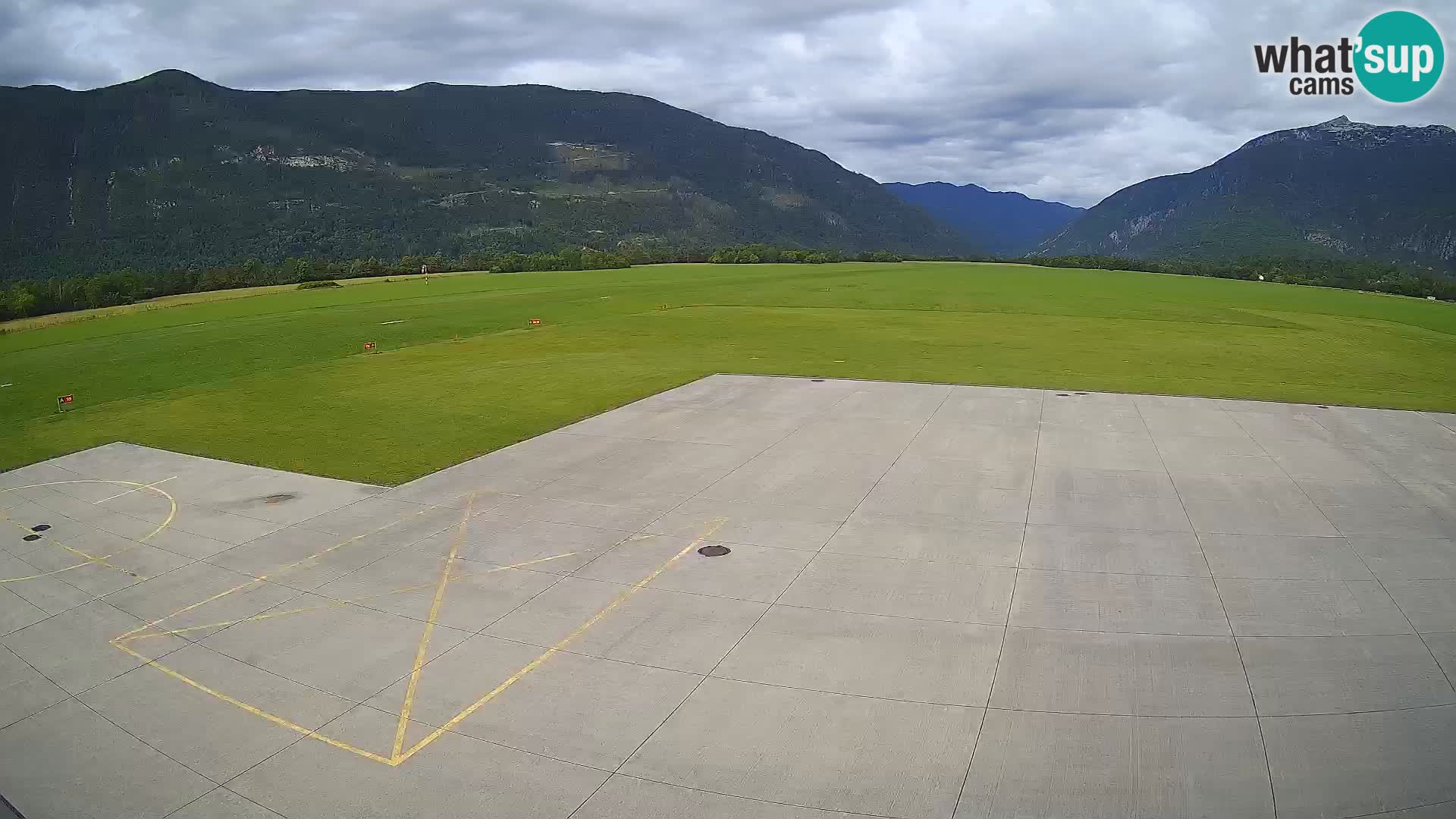 Bovec spletna kamera letališče – Skydive Bovec