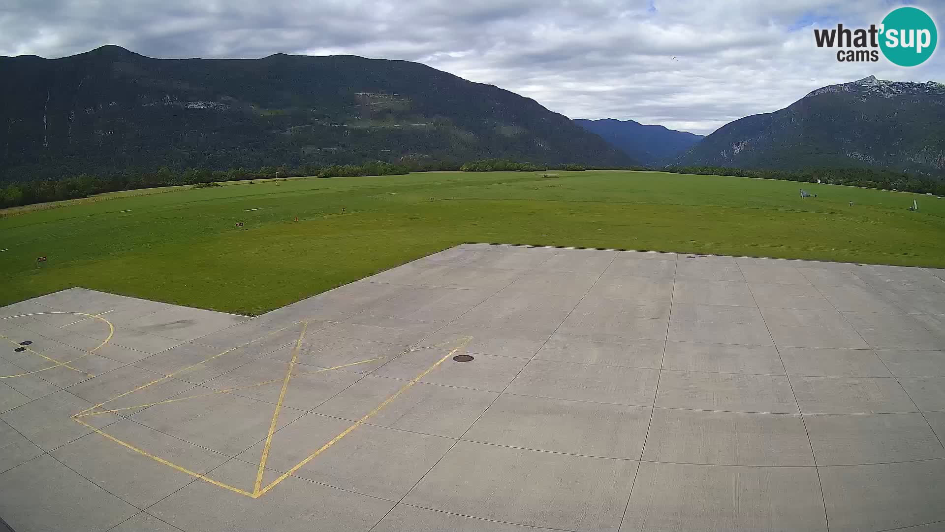 Bovec spletna kamera letališče – Skydive Bovec