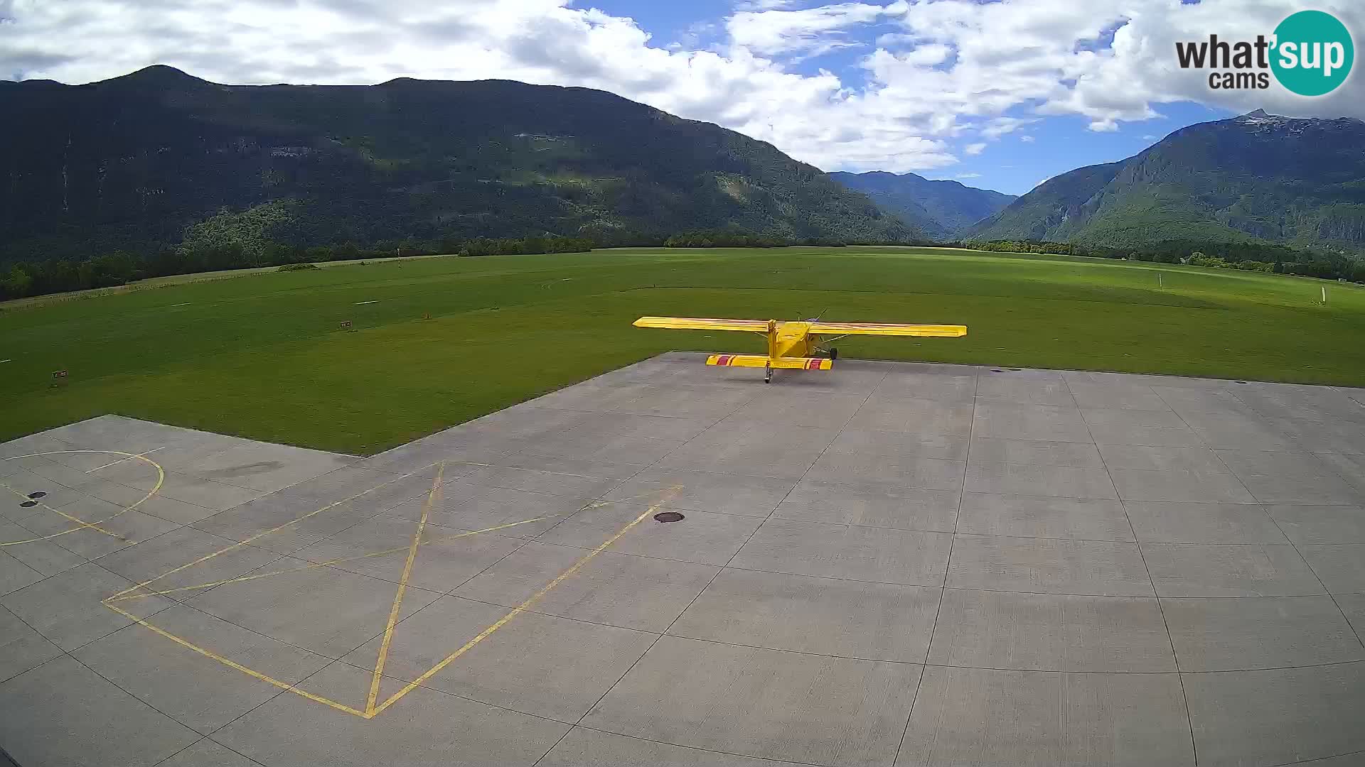 Webcam aereoporto di Bovec (Plezzo) – Vista verso il Kanin