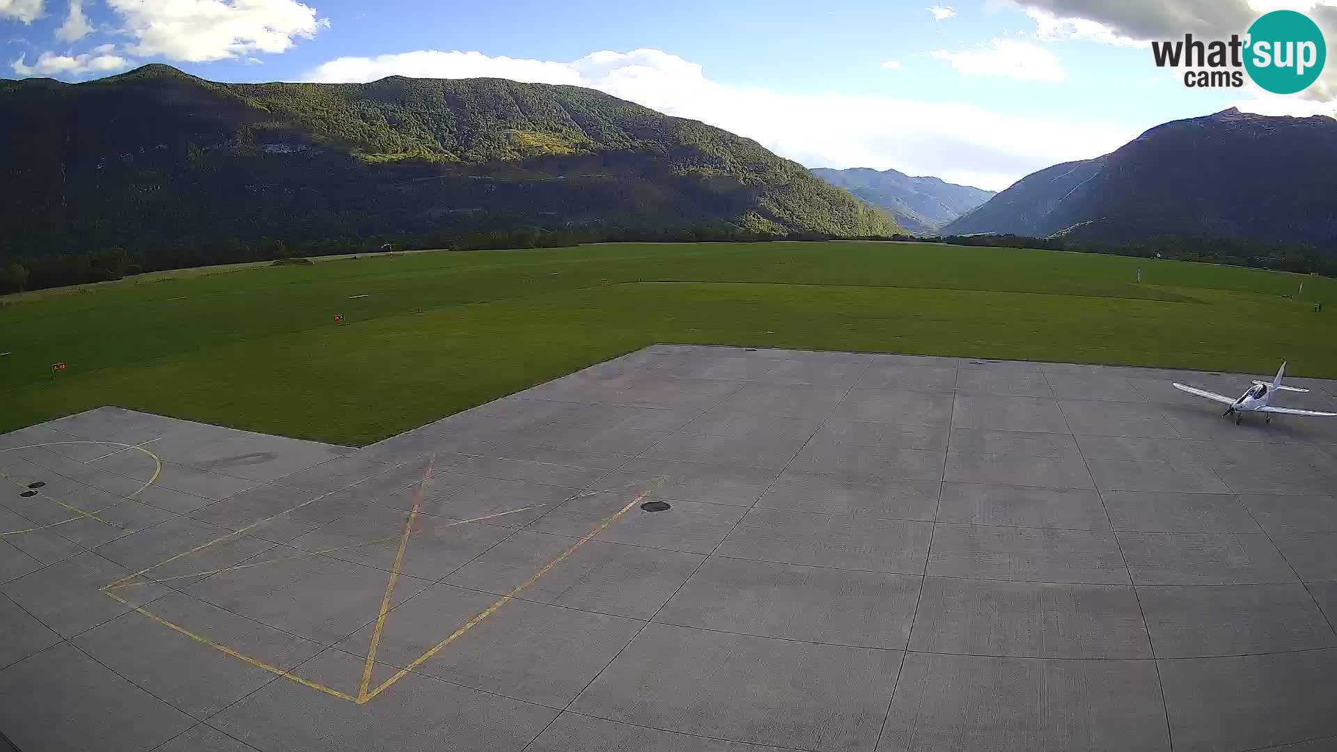 Bovec spletna kamera letališče – Skydive Bovec