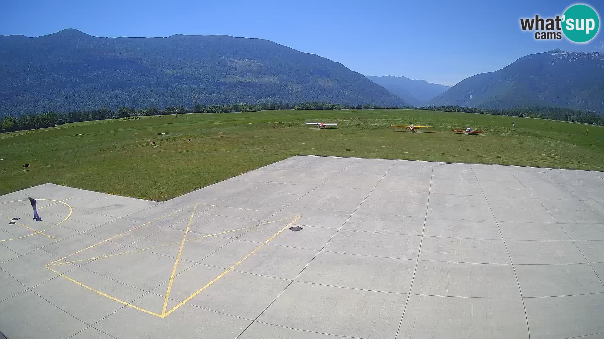 Webcam aereoporto di Bovec (Plezzo) – Vista verso il Kanin