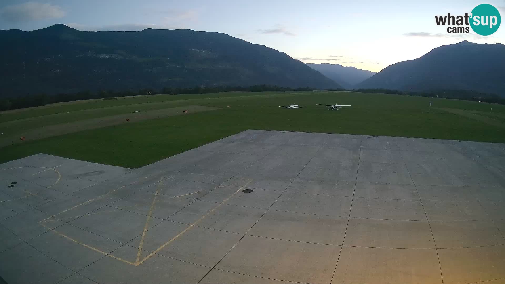 Bovec spletna kamera letališče – Skydive Bovec