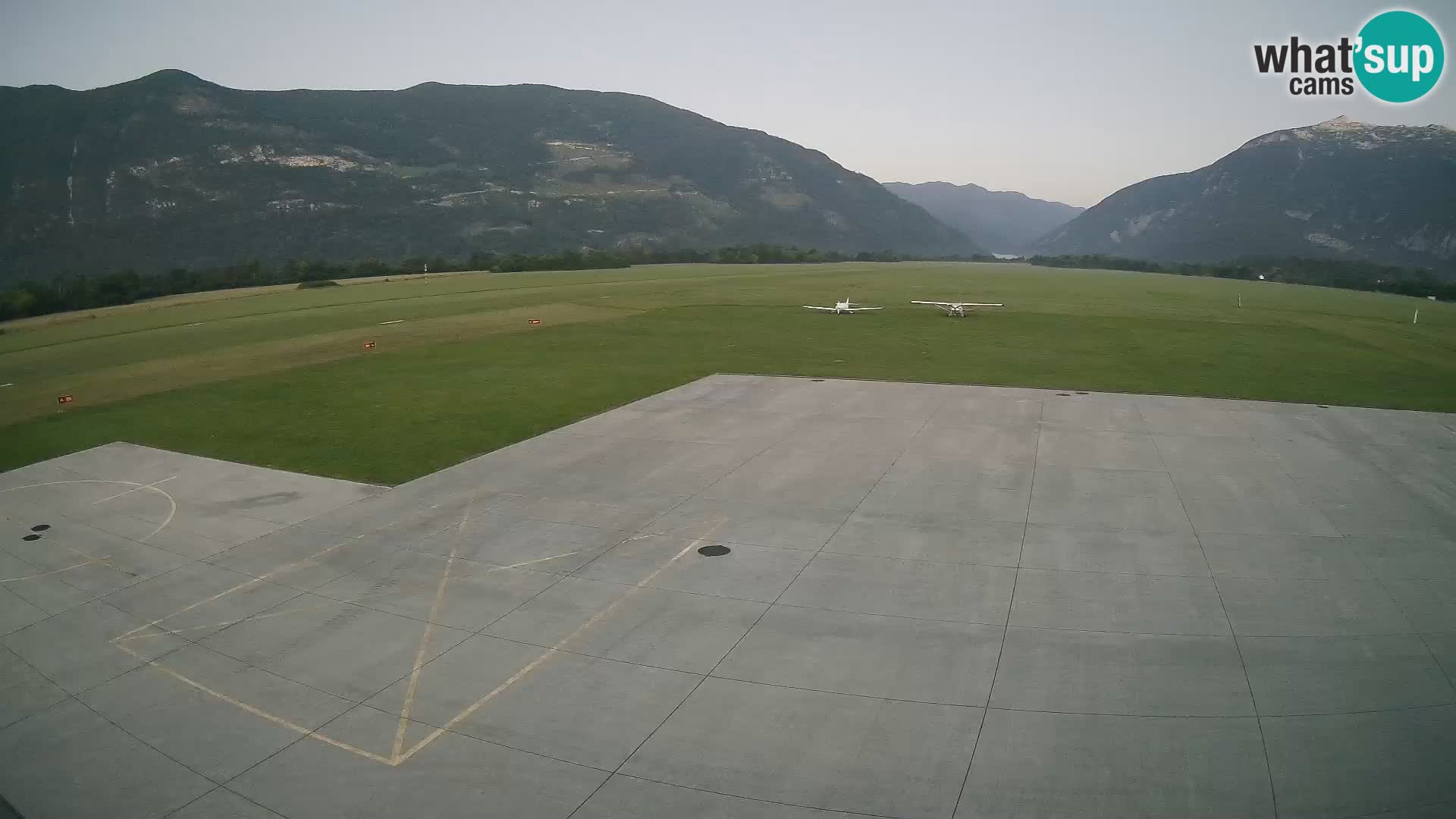 Bovec spletna kamera letališče – Skydive Bovec