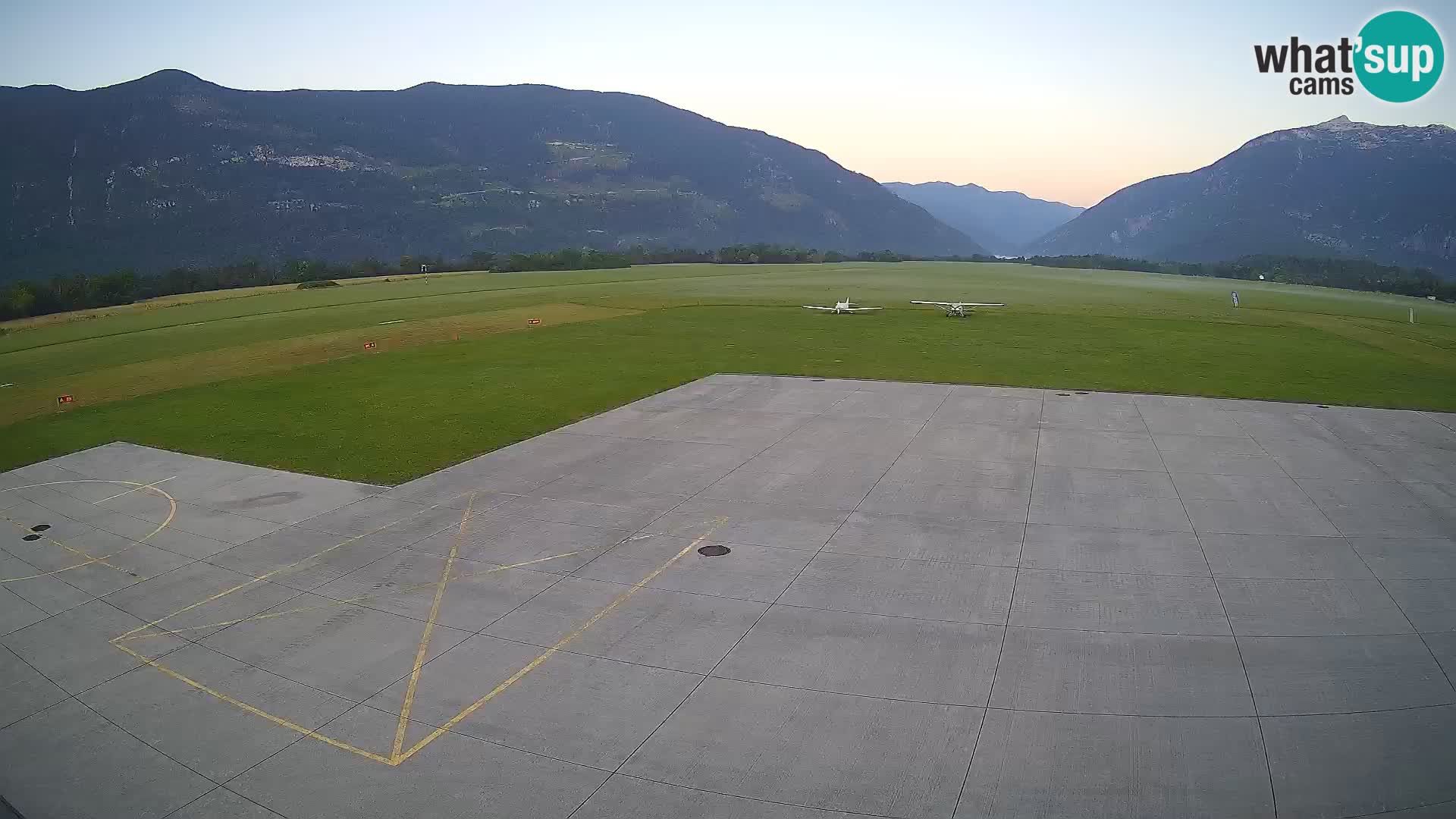 Bovec spletna kamera letališče – Skydive Bovec
