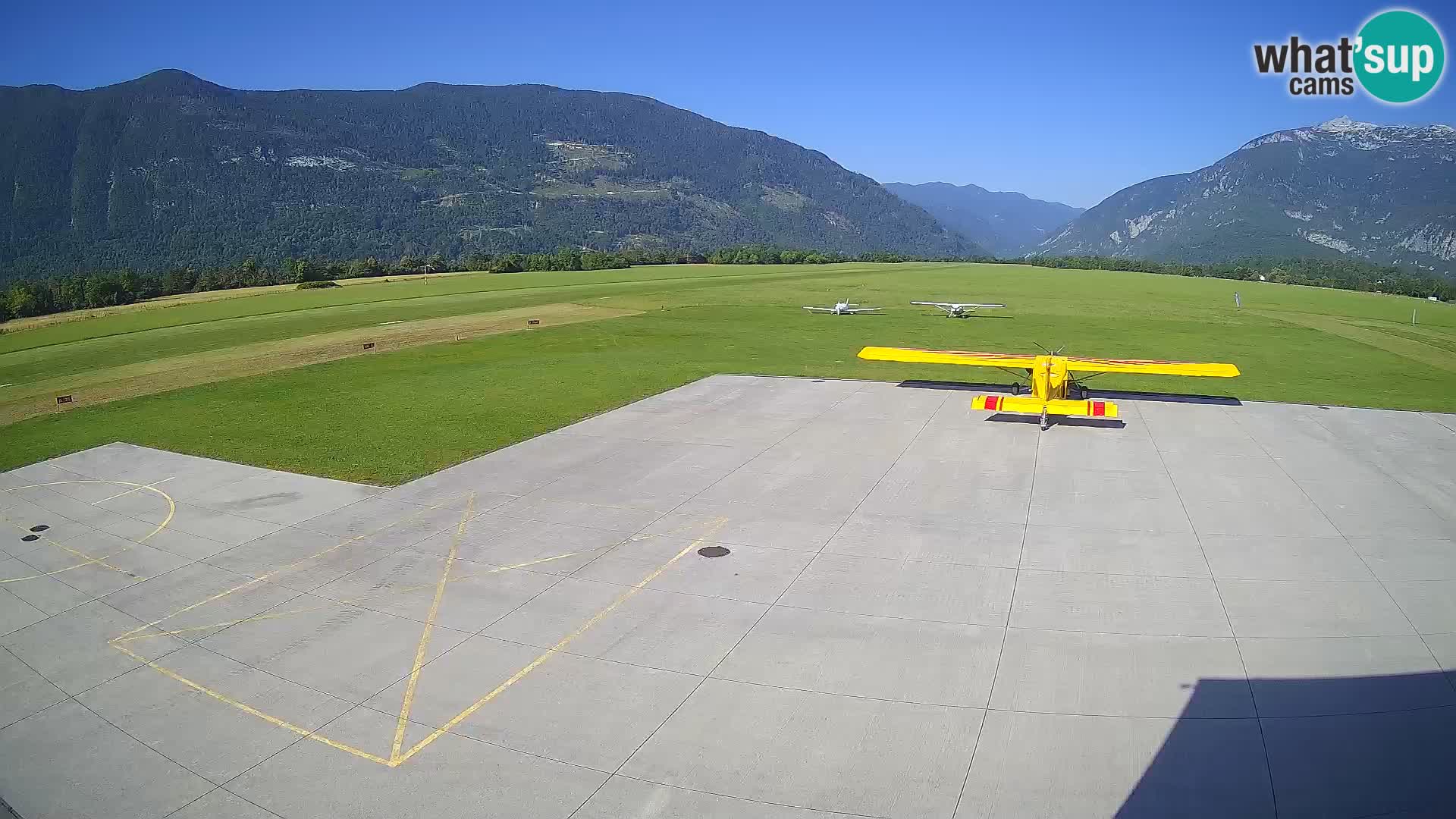 Webcam aereoporto di Bovec (Plezzo) – Vista verso il Kanin