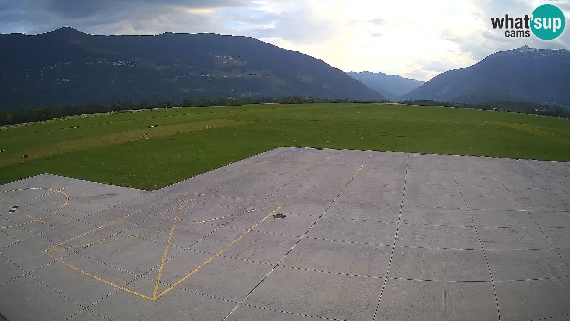 Bovec spletna kamera letališče – Skydive Bovec