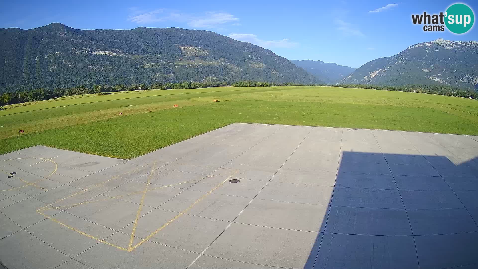 Bovec spletna kamera letališče – Skydive Bovec