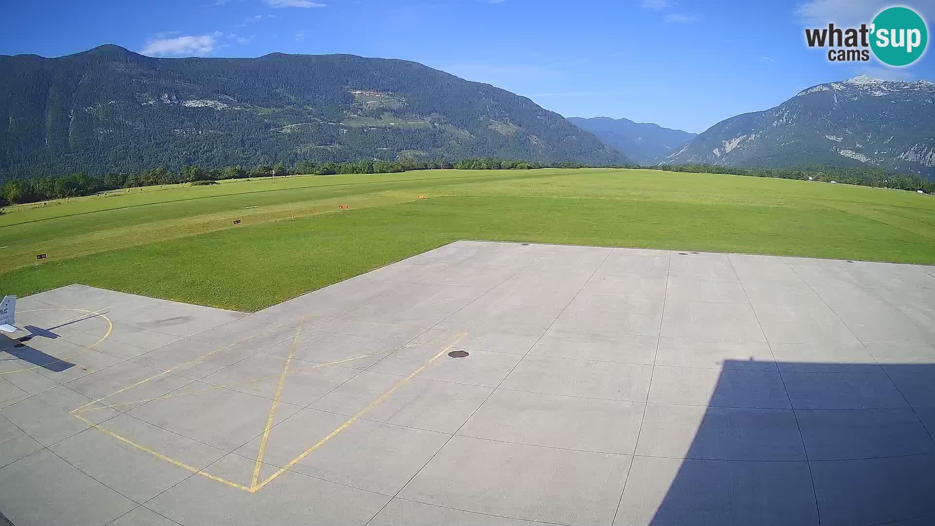 Webcam aereoporto di Bovec (Plezzo) – Vista verso il Kanin
