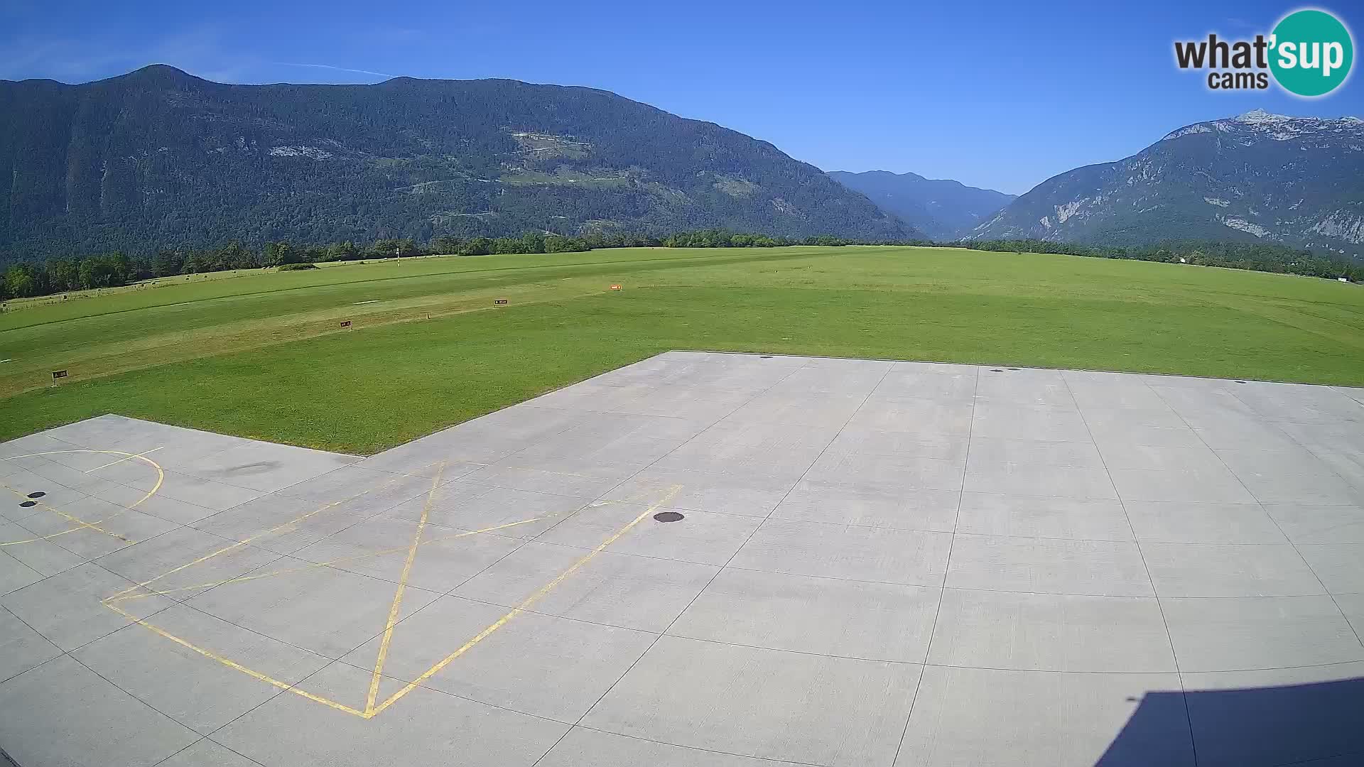 Webcam aereoporto di Bovec (Plezzo) – Vista verso il Kanin