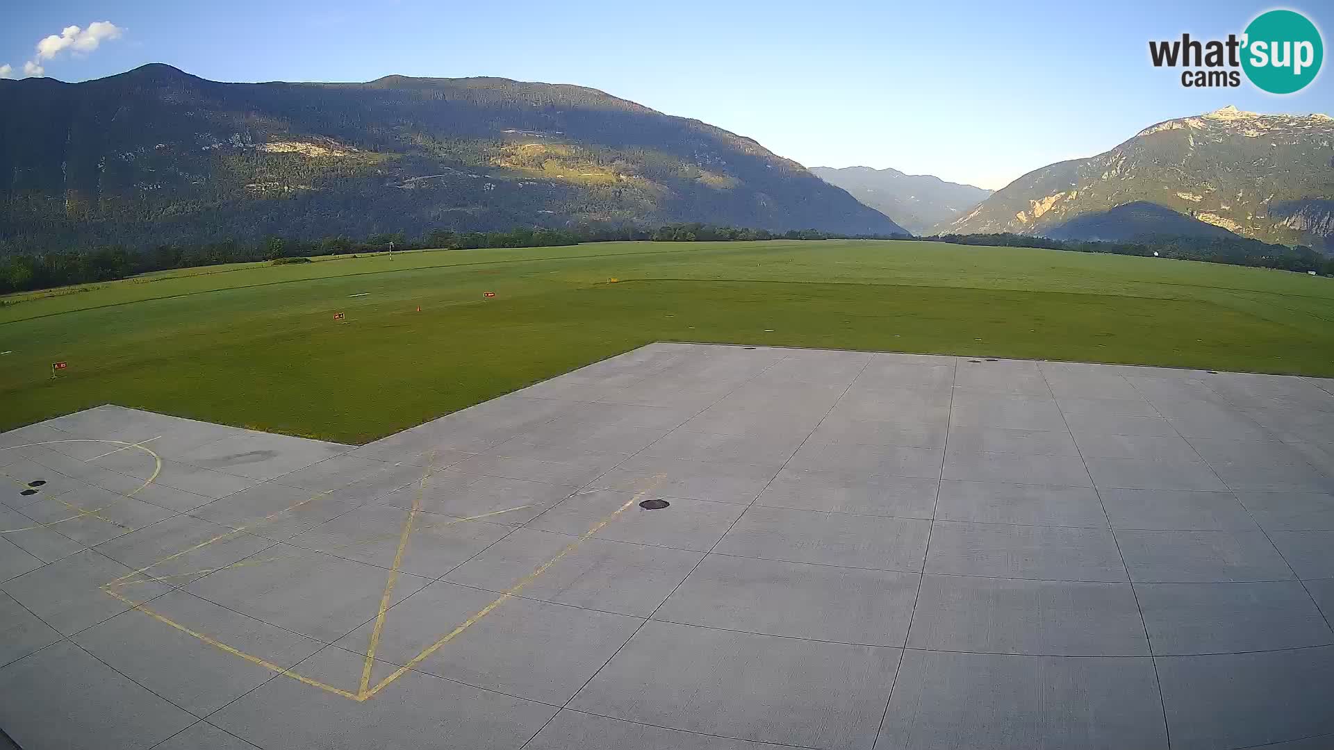 Bovec spletna kamera letališče – Skydive Bovec