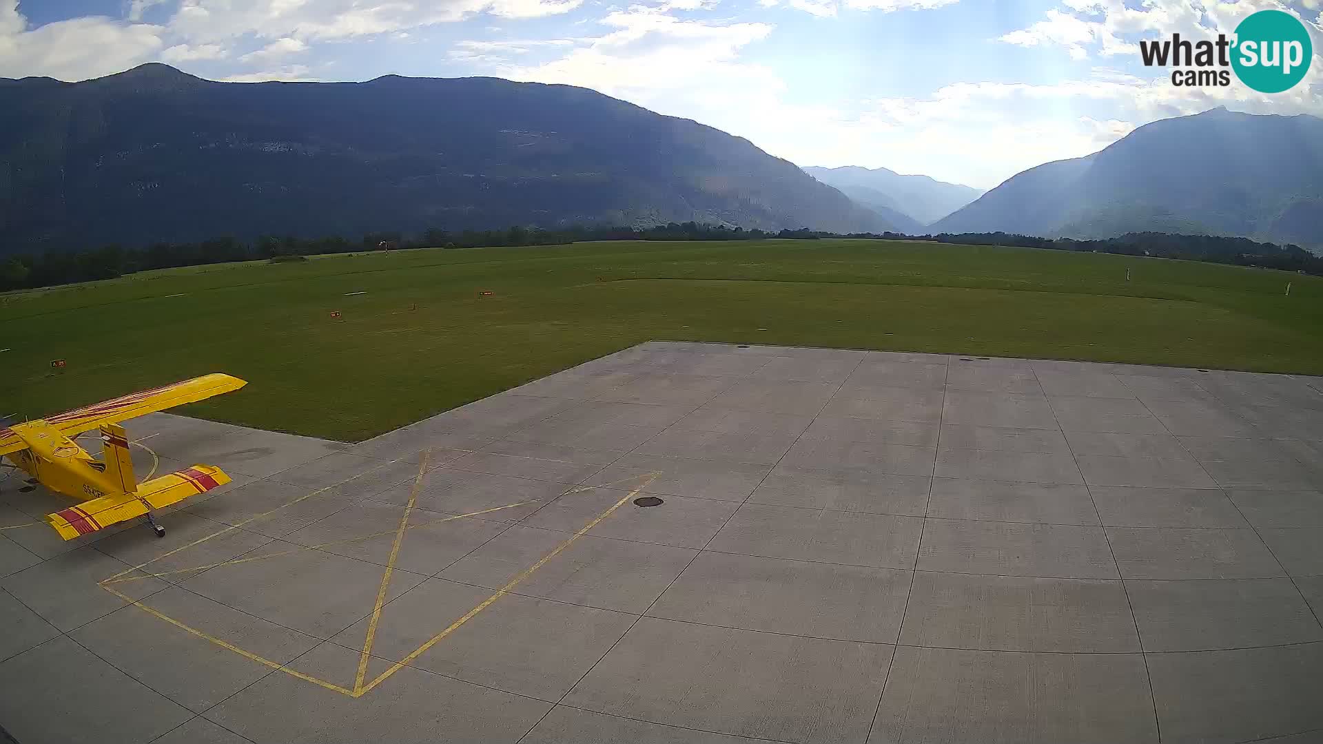 Bovec spletna kamera letališče – Skydive Bovec