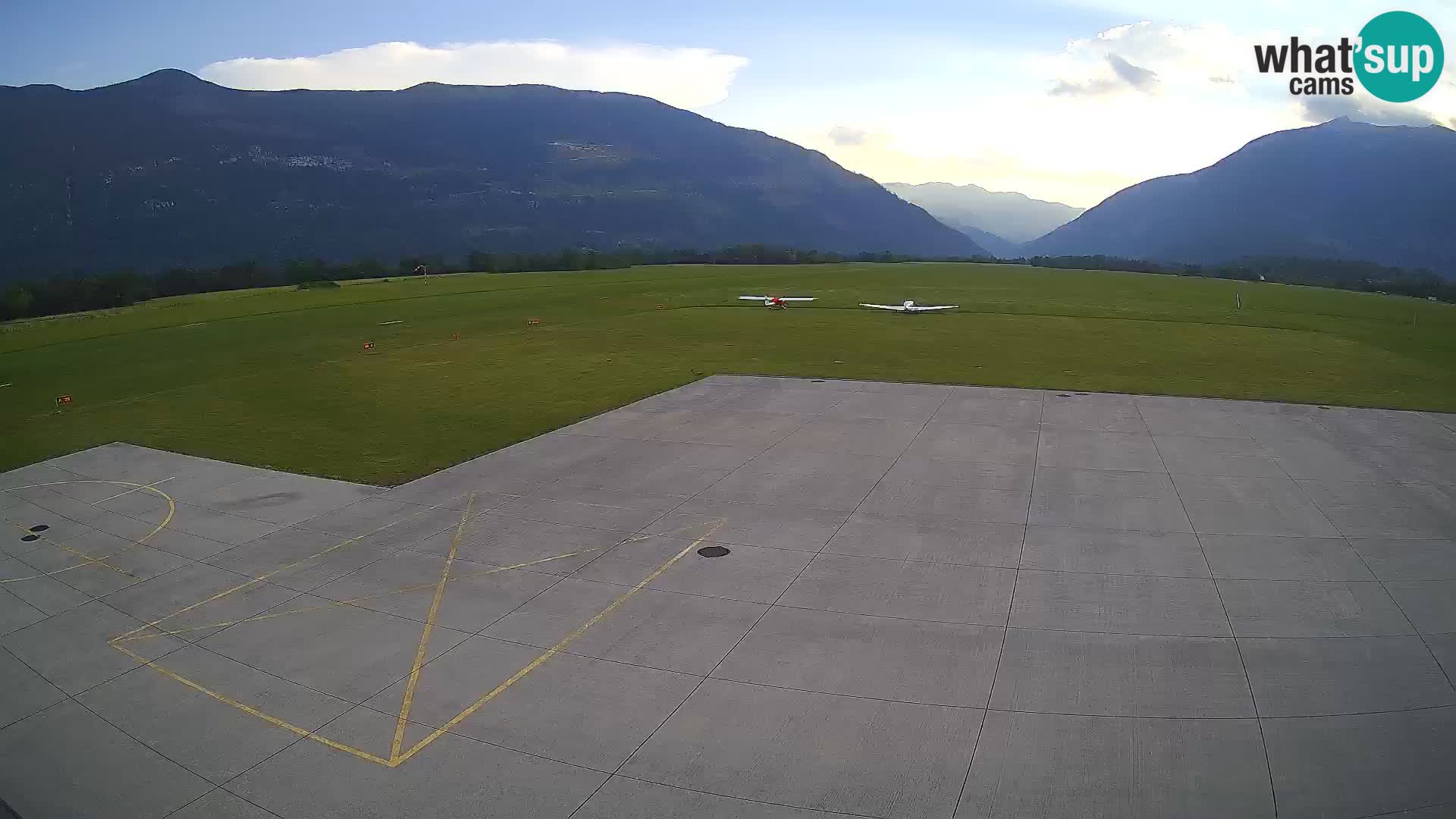 Bovec spletna kamera letališče – Skydive Bovec
