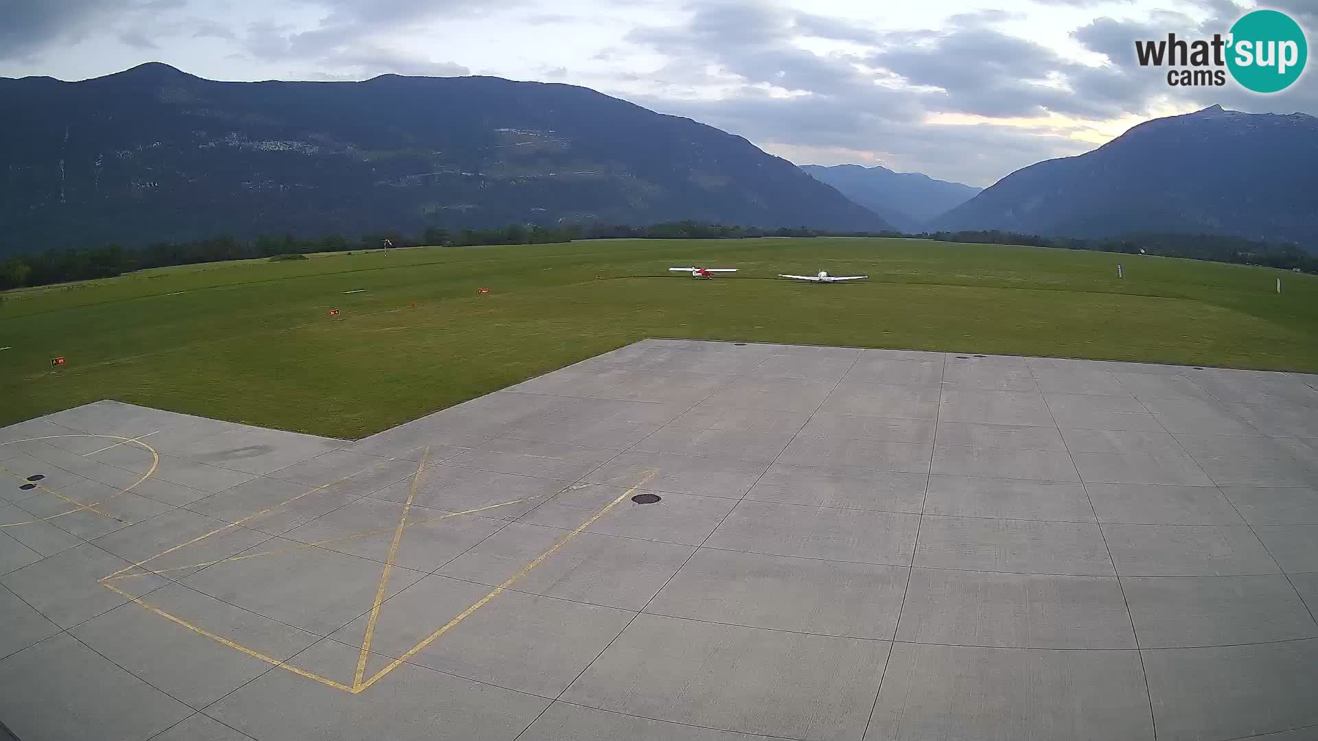 Bovec spletna kamera letališče – Skydive Bovec