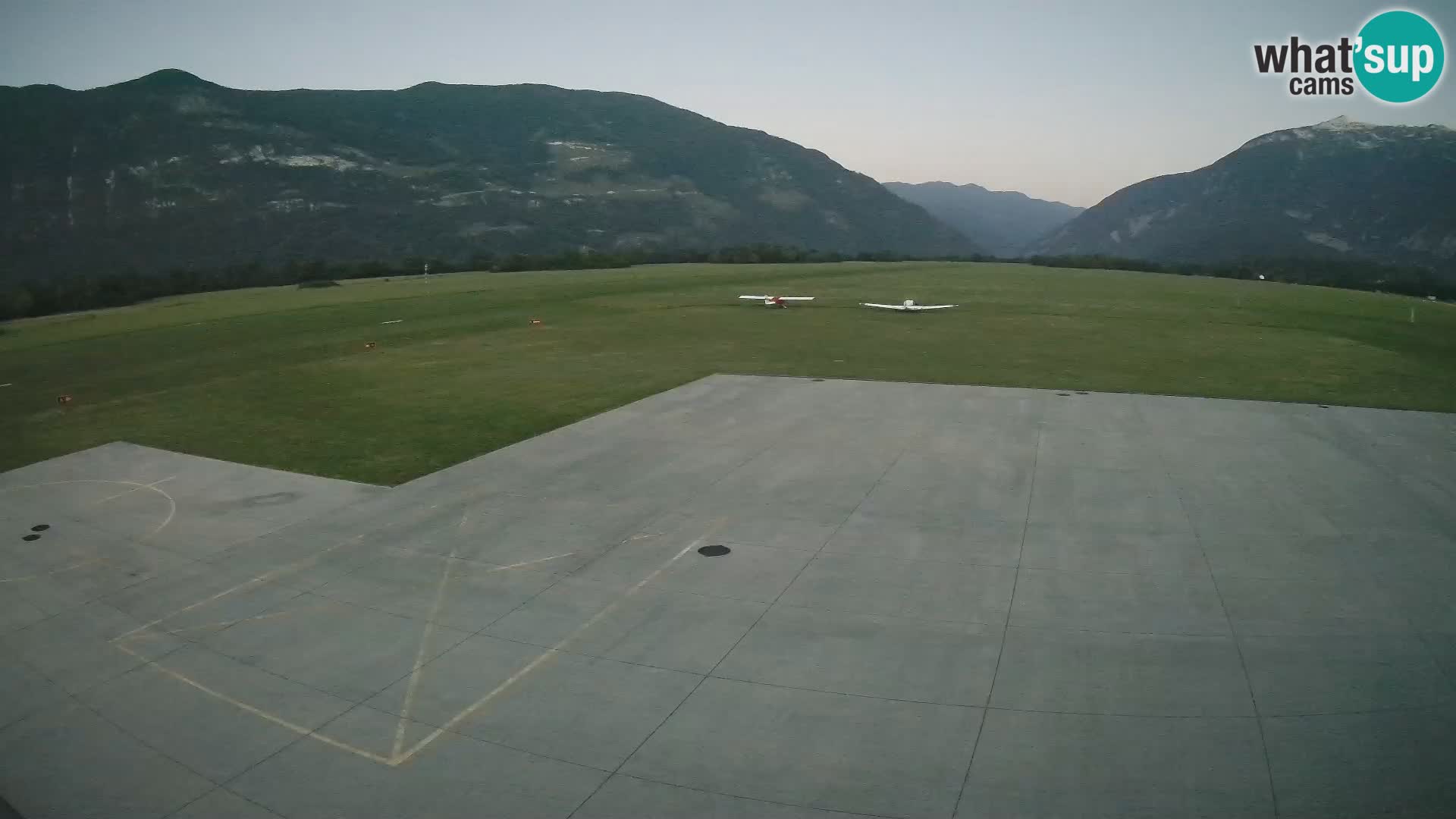 Bovec spletna kamera letališče – Skydive Bovec