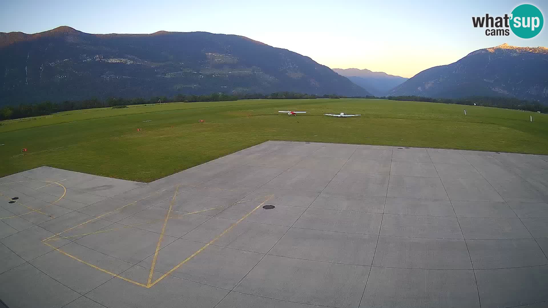 Bovec spletna kamera letališče – Skydive Bovec
