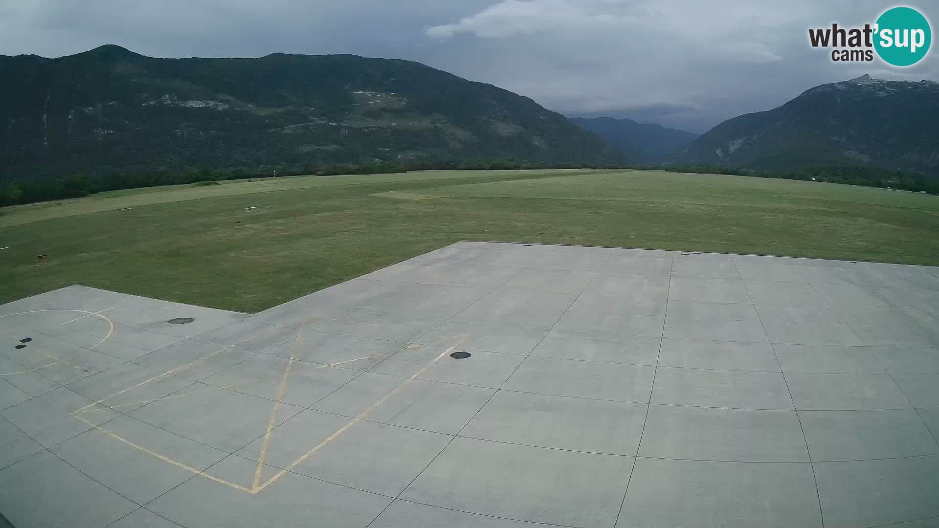 Bovec spletna kamera letališče – Skydive Bovec